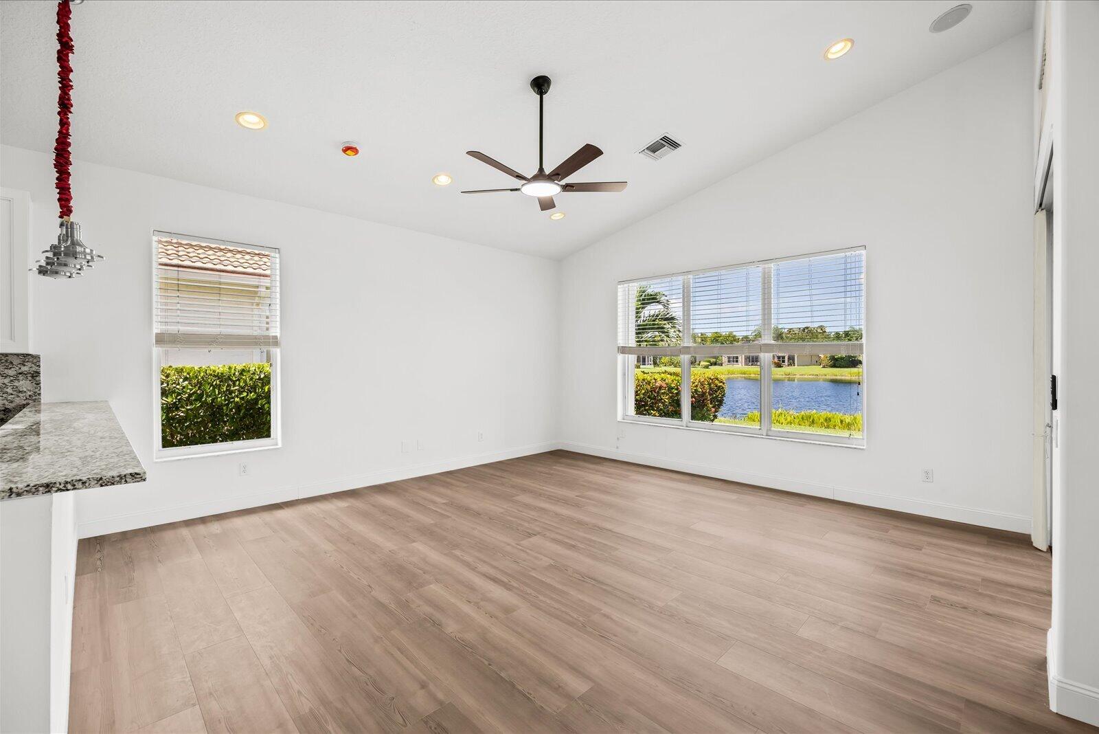 VALENCIA SHORES 1 - Residential