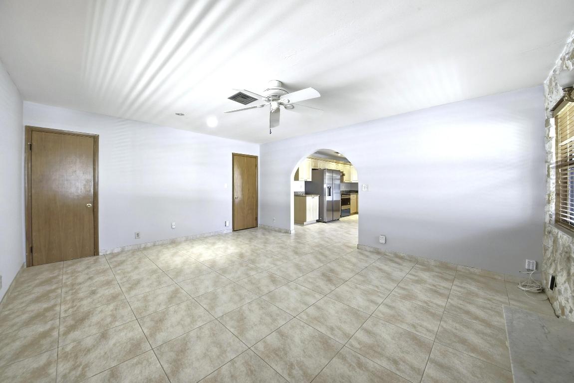 HOLLYWOOD CENTER - Residential