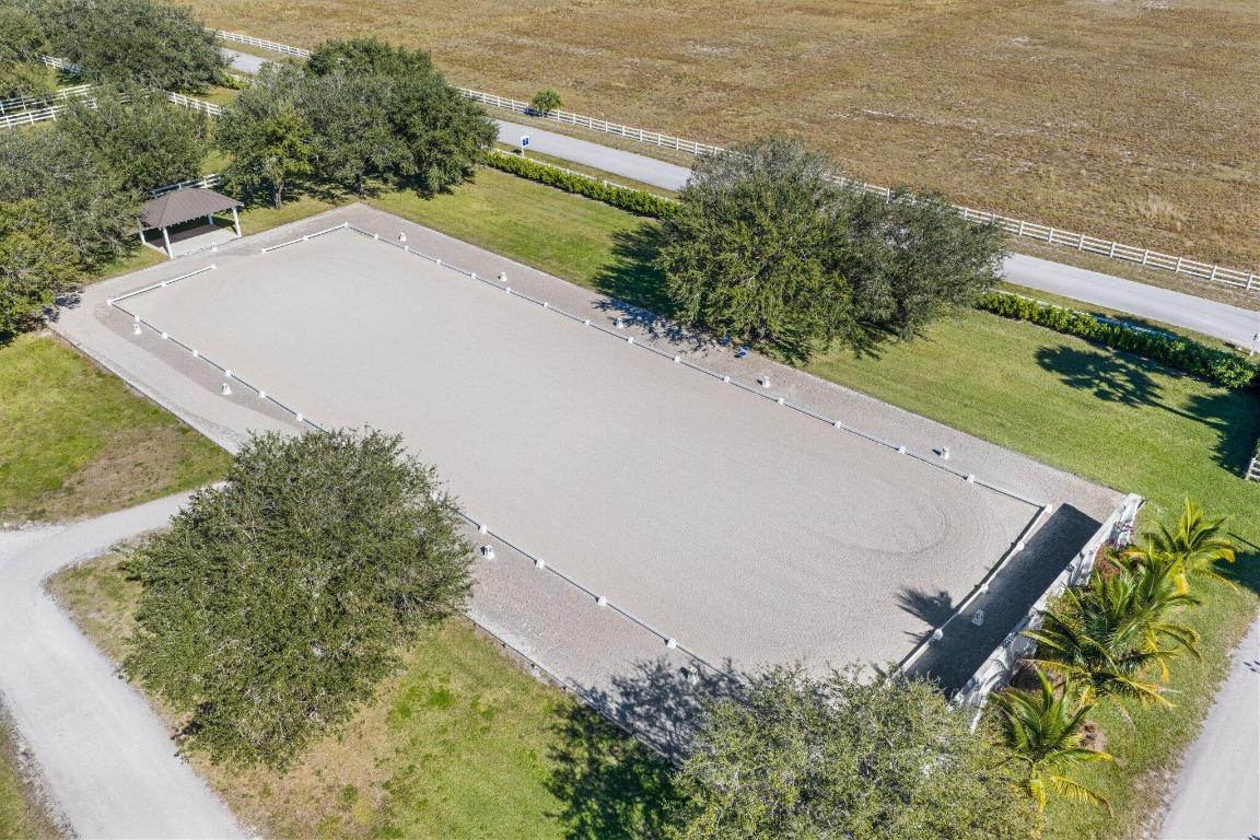 WHITE FENCES EQUESTRIAN ESTATES - Residential