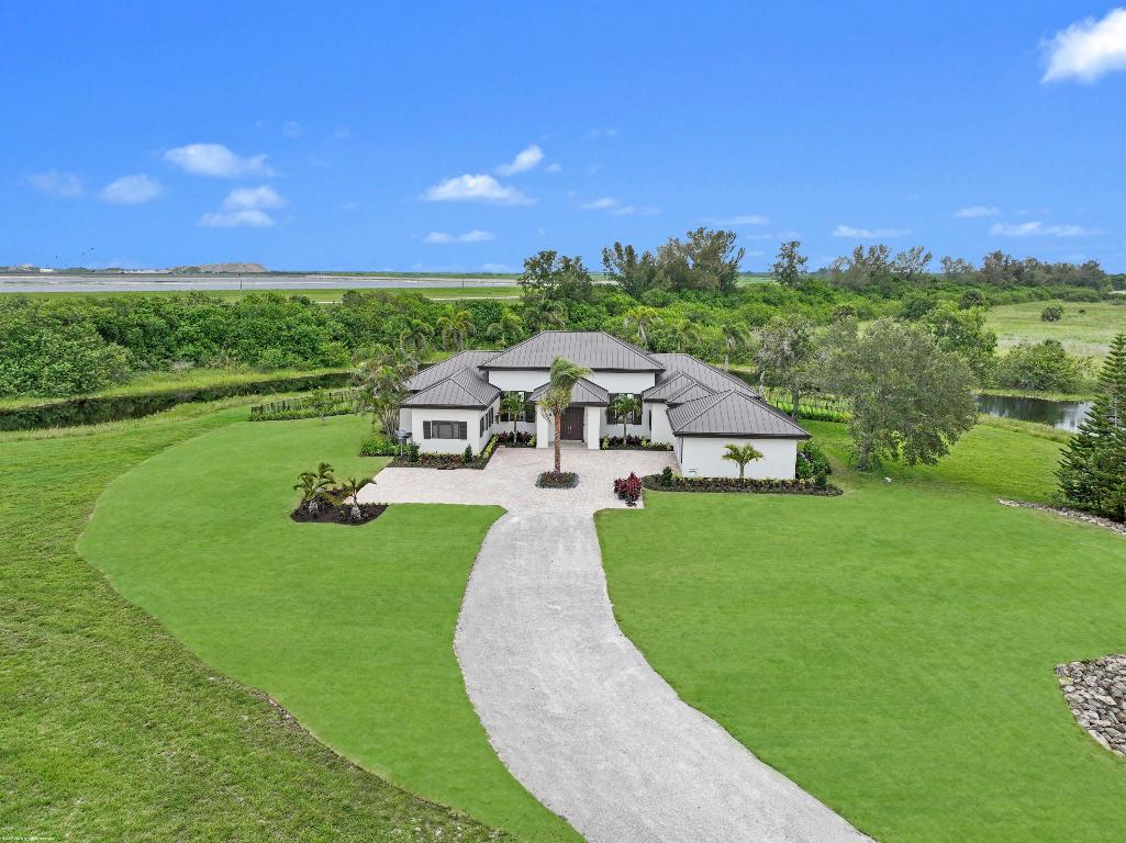 WHITE FENCES EQUESTRIAN ESTATES - Residential