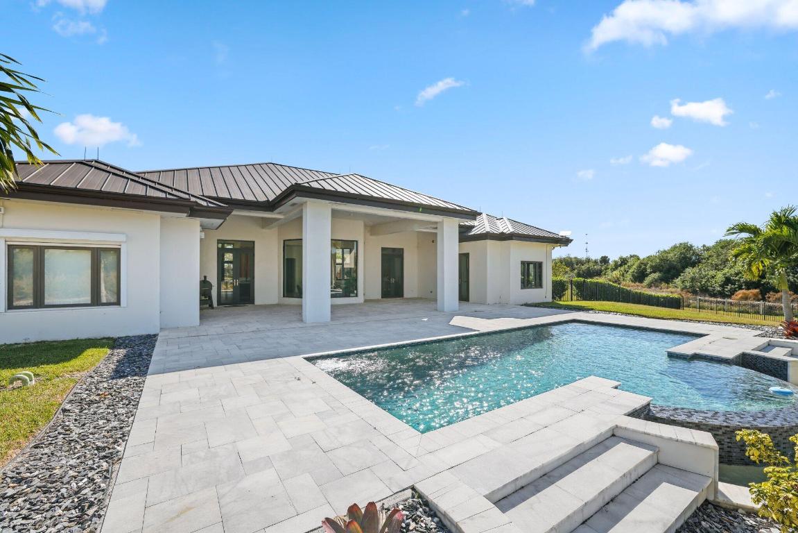 WHITE FENCES EQUESTRIAN ESTATES - Residential