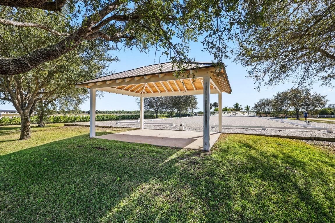 WHITE FENCES EQUESTRIAN ESTATES - Residential