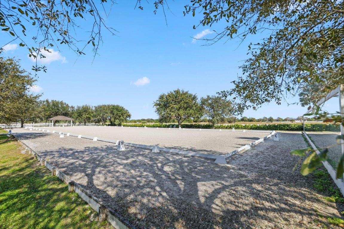 WHITE FENCES EQUESTRIAN ESTATES - Residential