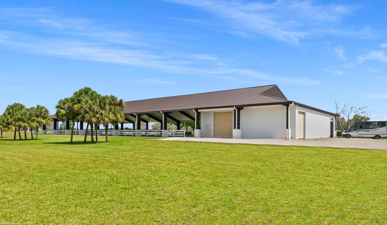 WHITE FENCES EQUESTRIAN ESTATES - Residential