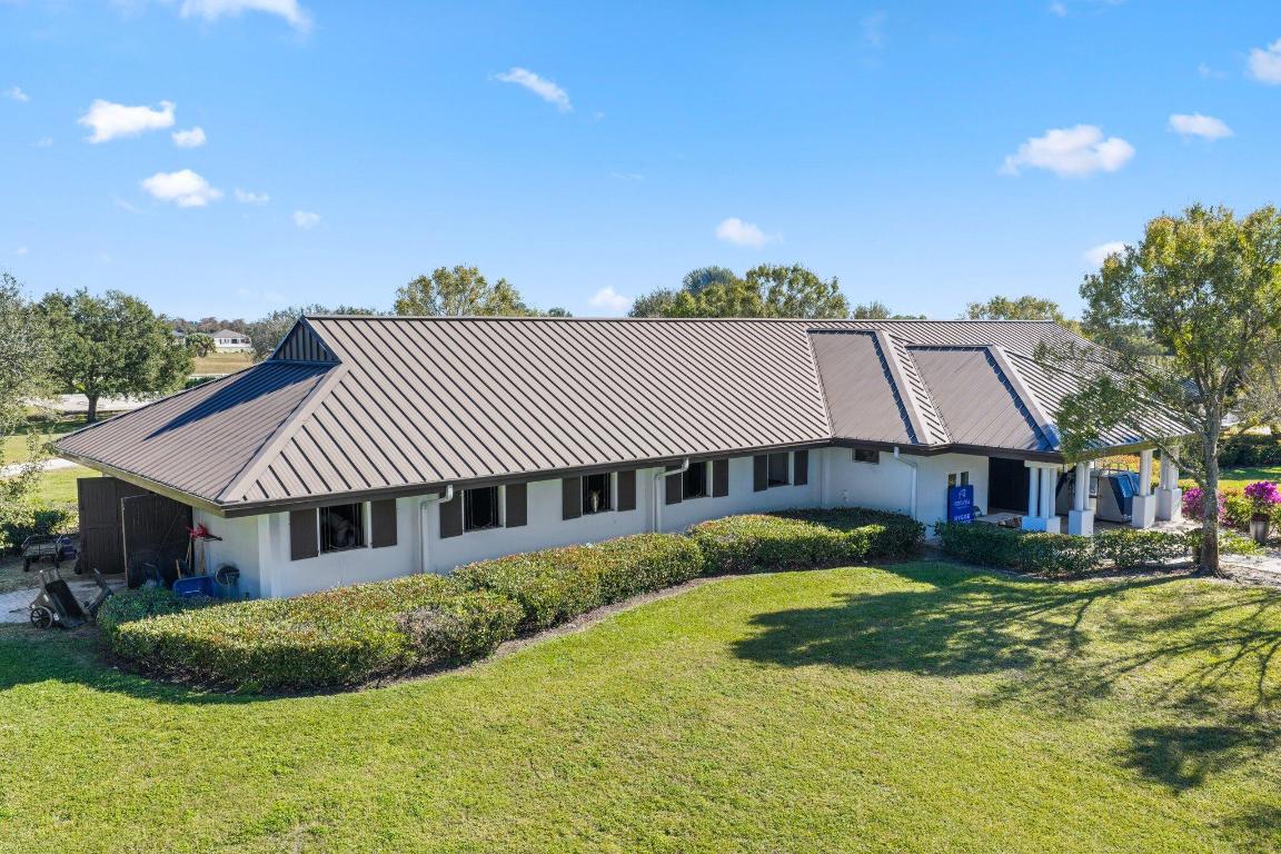 WHITE FENCES EQUESTRIAN ESTATES - Residential
