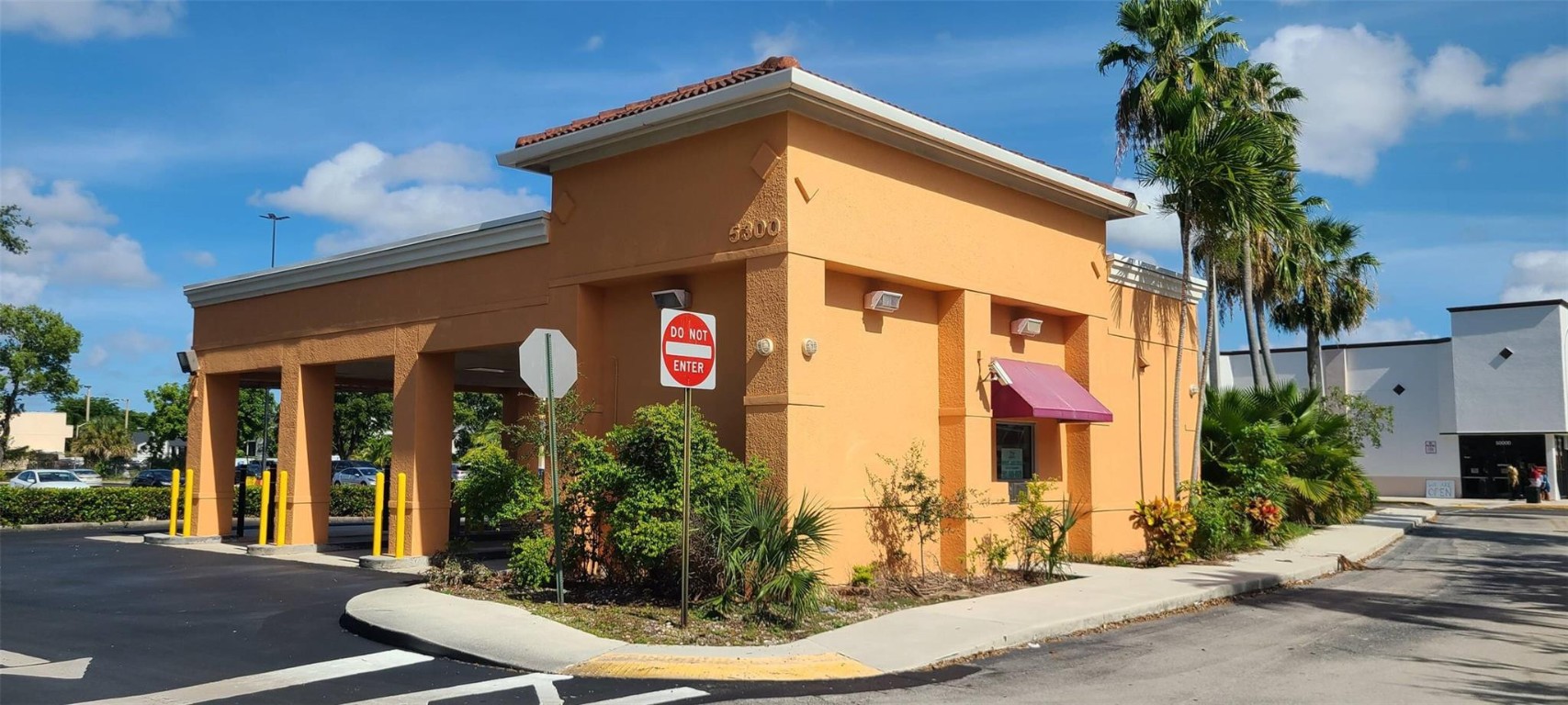 Corner out parcel in front of busy shopping mall on a busy street with high visibility. Former bank location. Total building square footage is 1,406 with 470 office space/under air. Potential for a drive-through business in front of a large customer base.