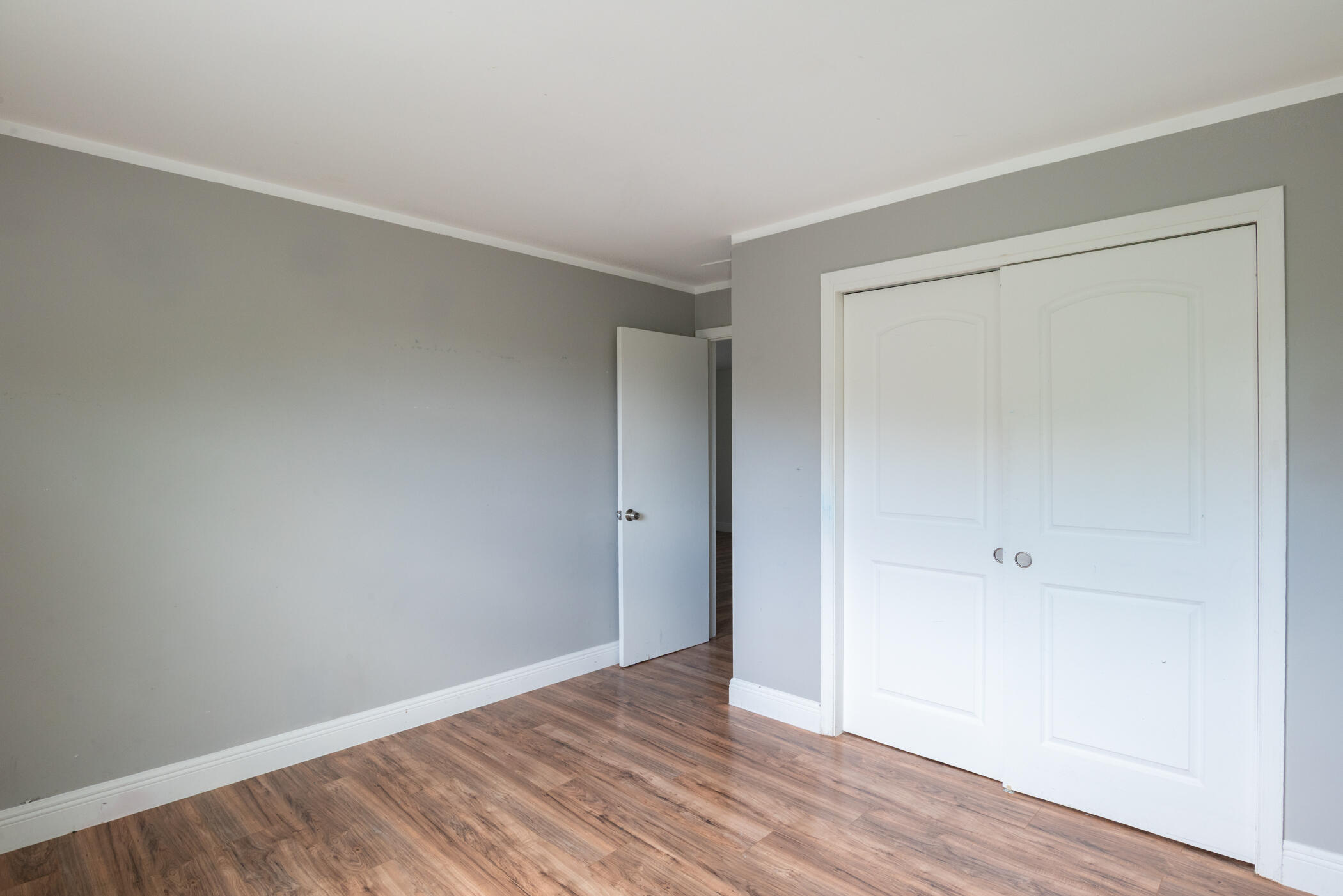MODEL LAND CO - Residential Lease