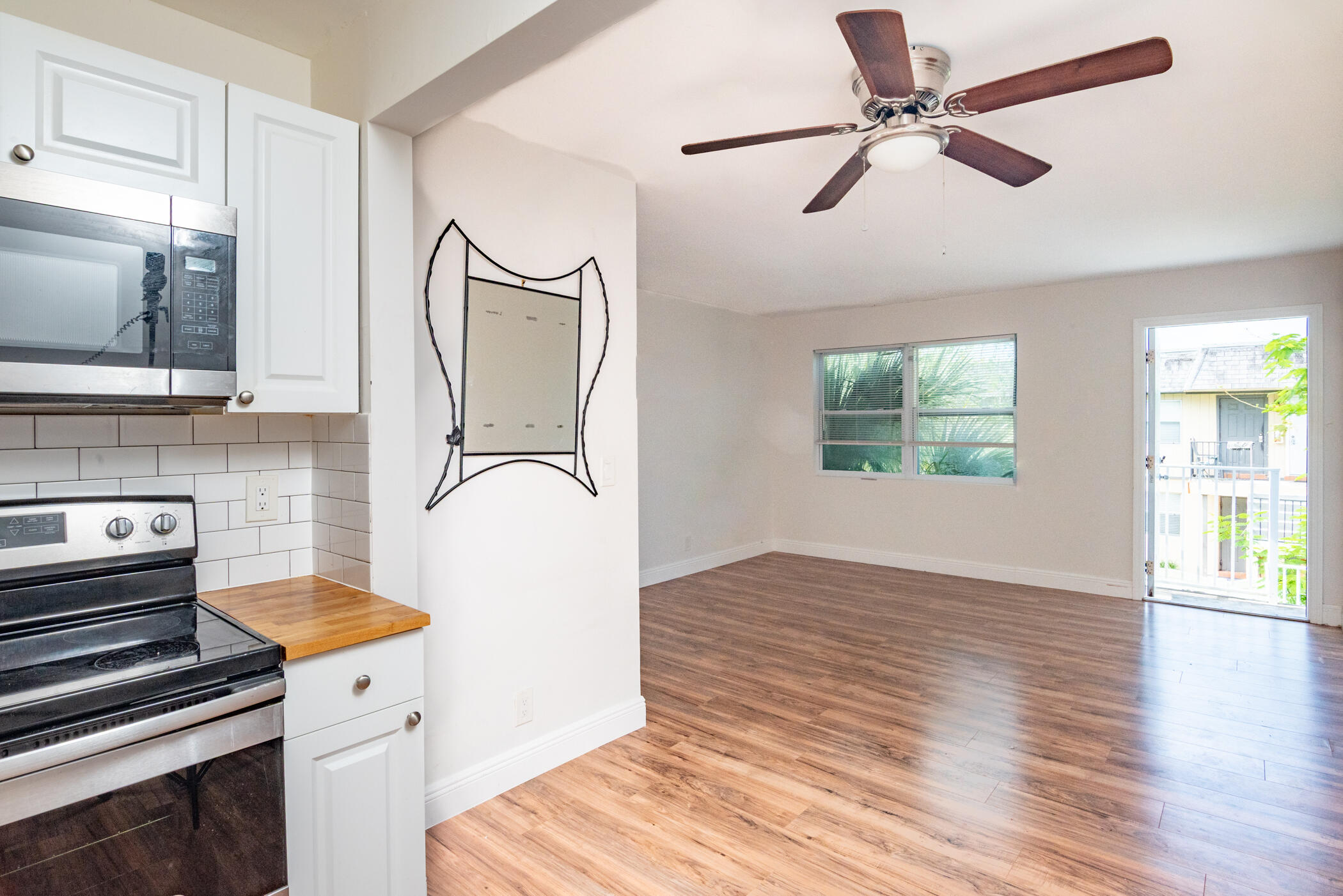 MODEL LAND CO - Residential Lease