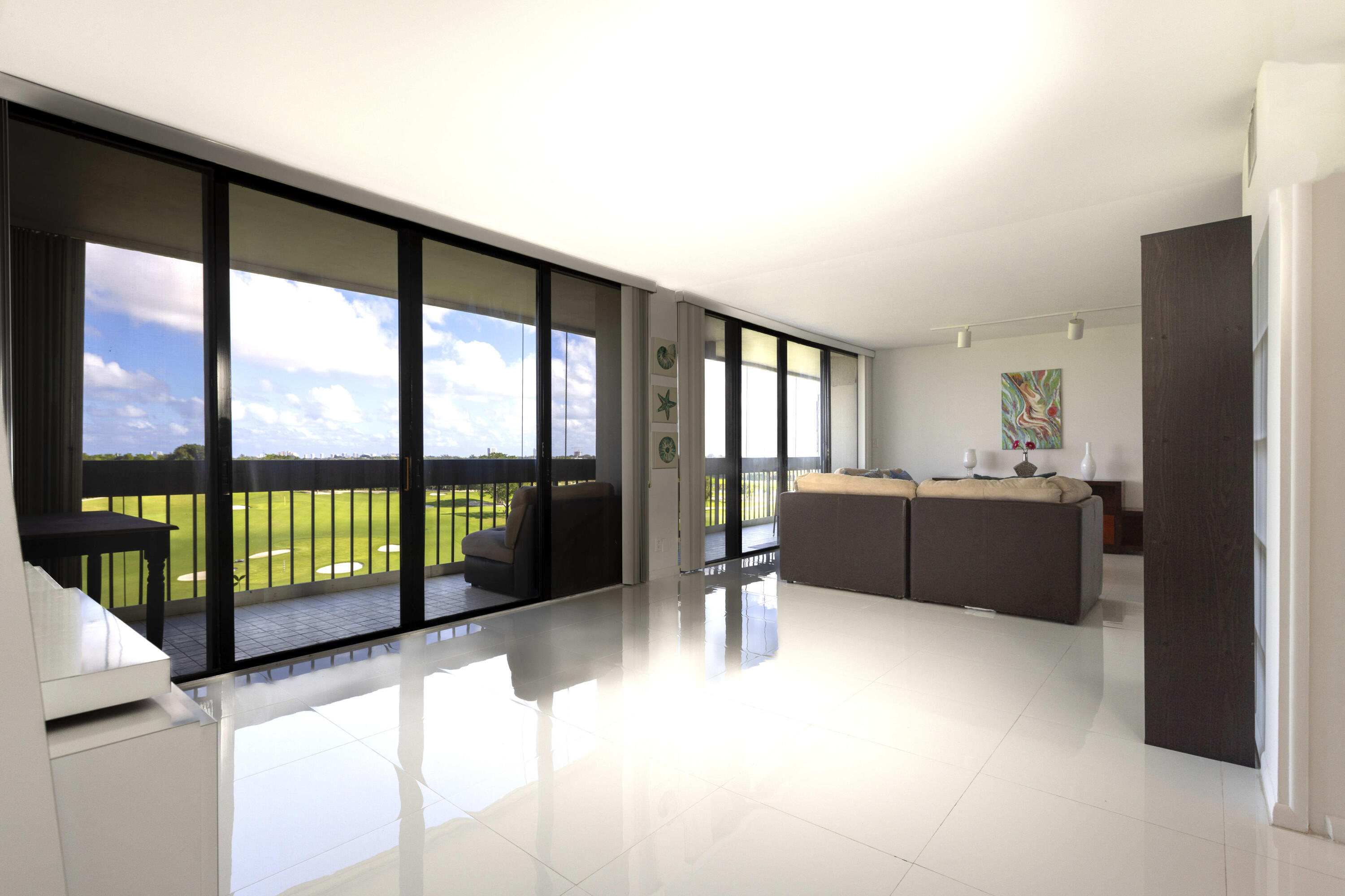 LANDS OF THE PRESIDENT CONDO 2 , - Residential Lease