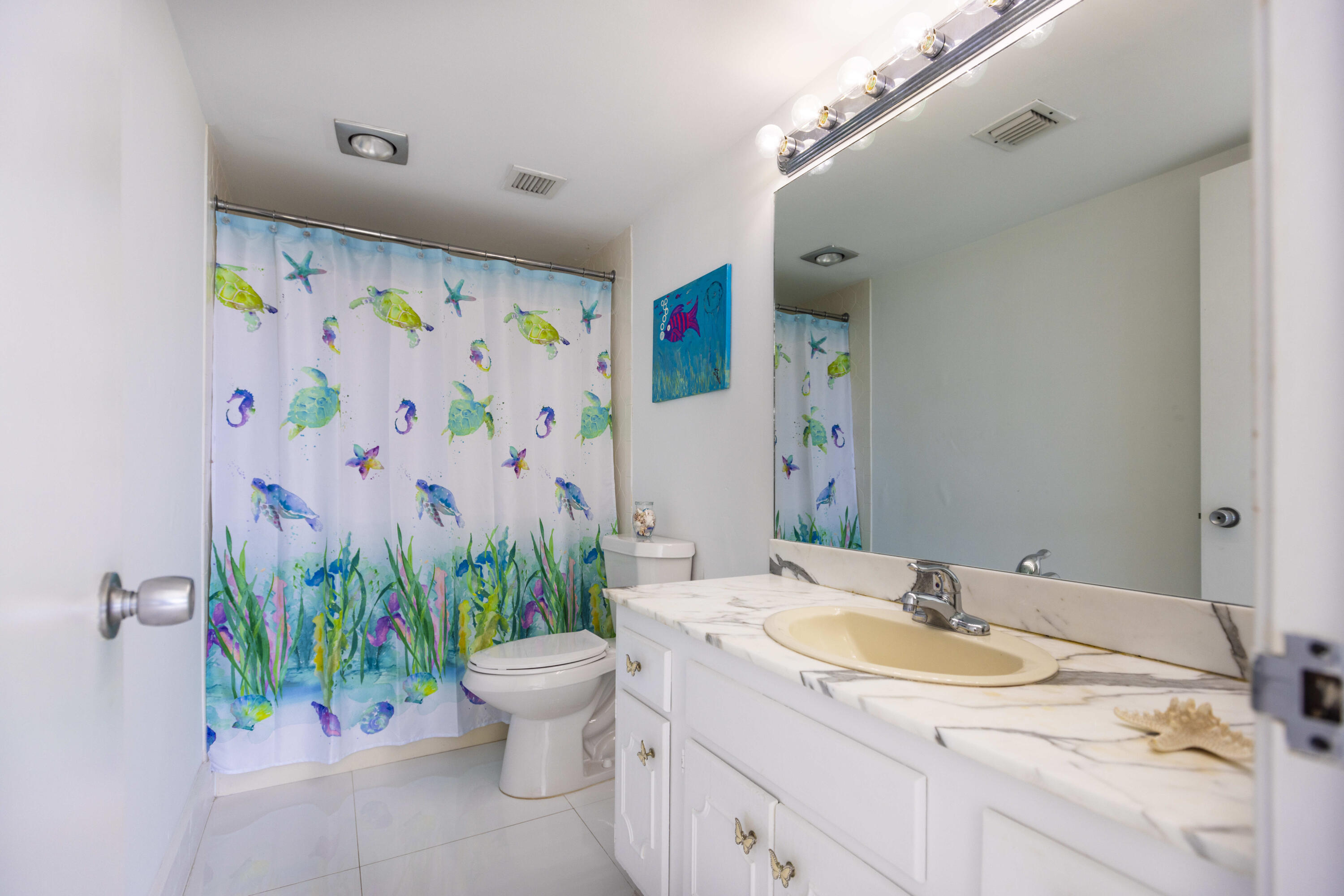 LANDS OF THE PRESIDENT CONDO 2 , - Residential Lease