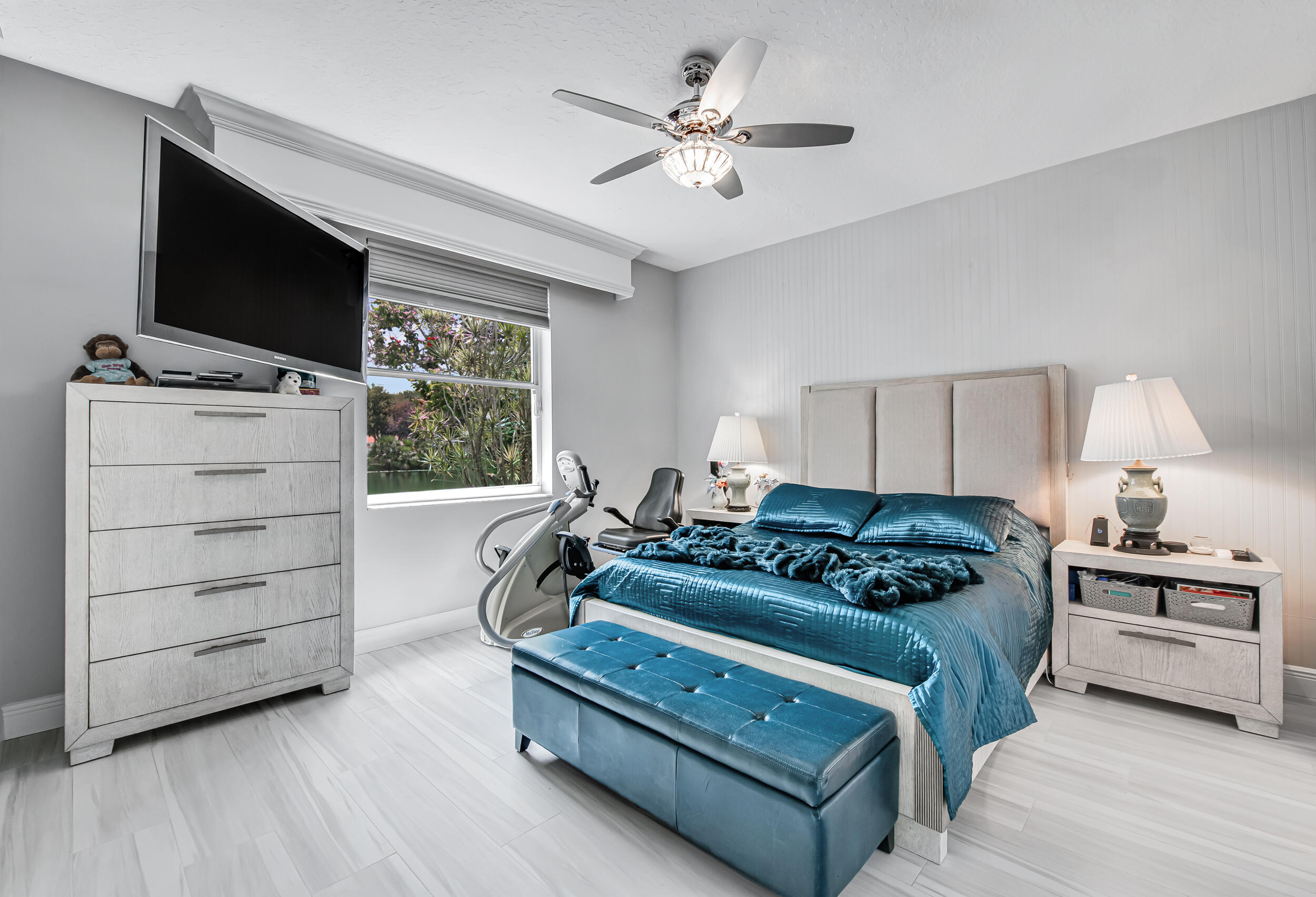 PALM ISLES WEST - Residential
