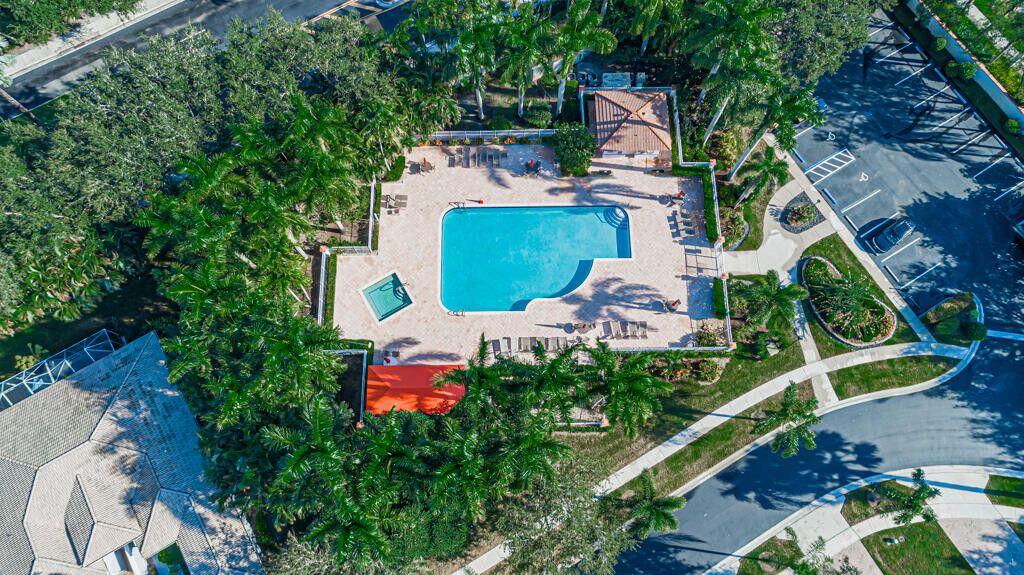 PALM ISLES WEST - Residential