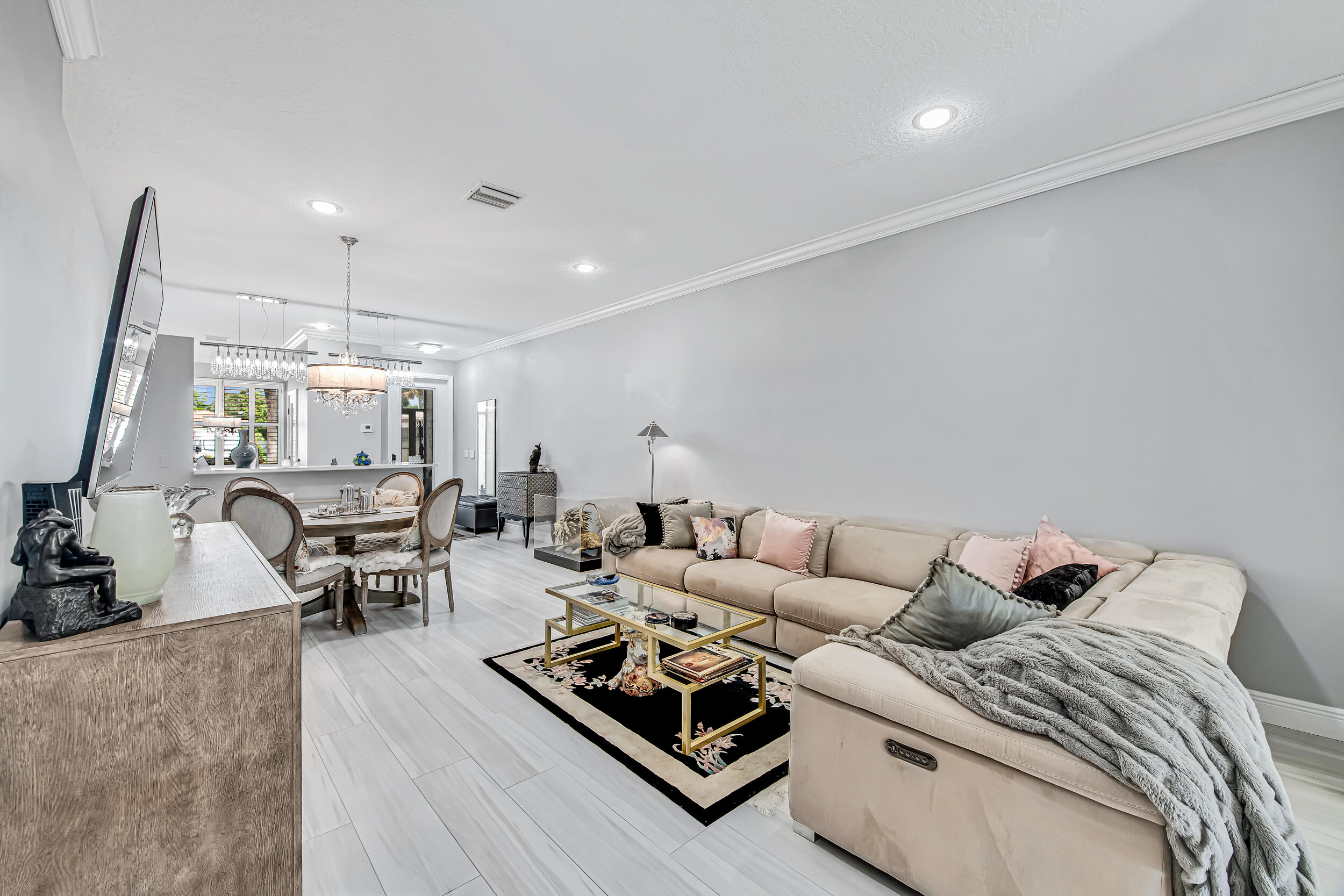 PALM ISLES WEST - Residential