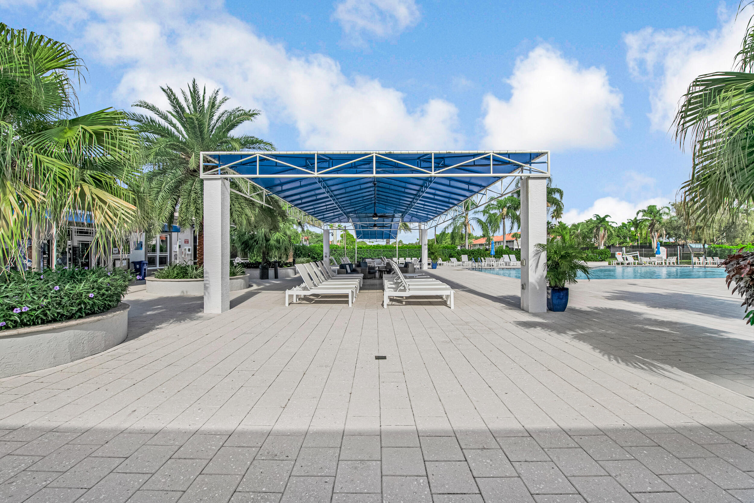 PALM ISLES WEST - Residential