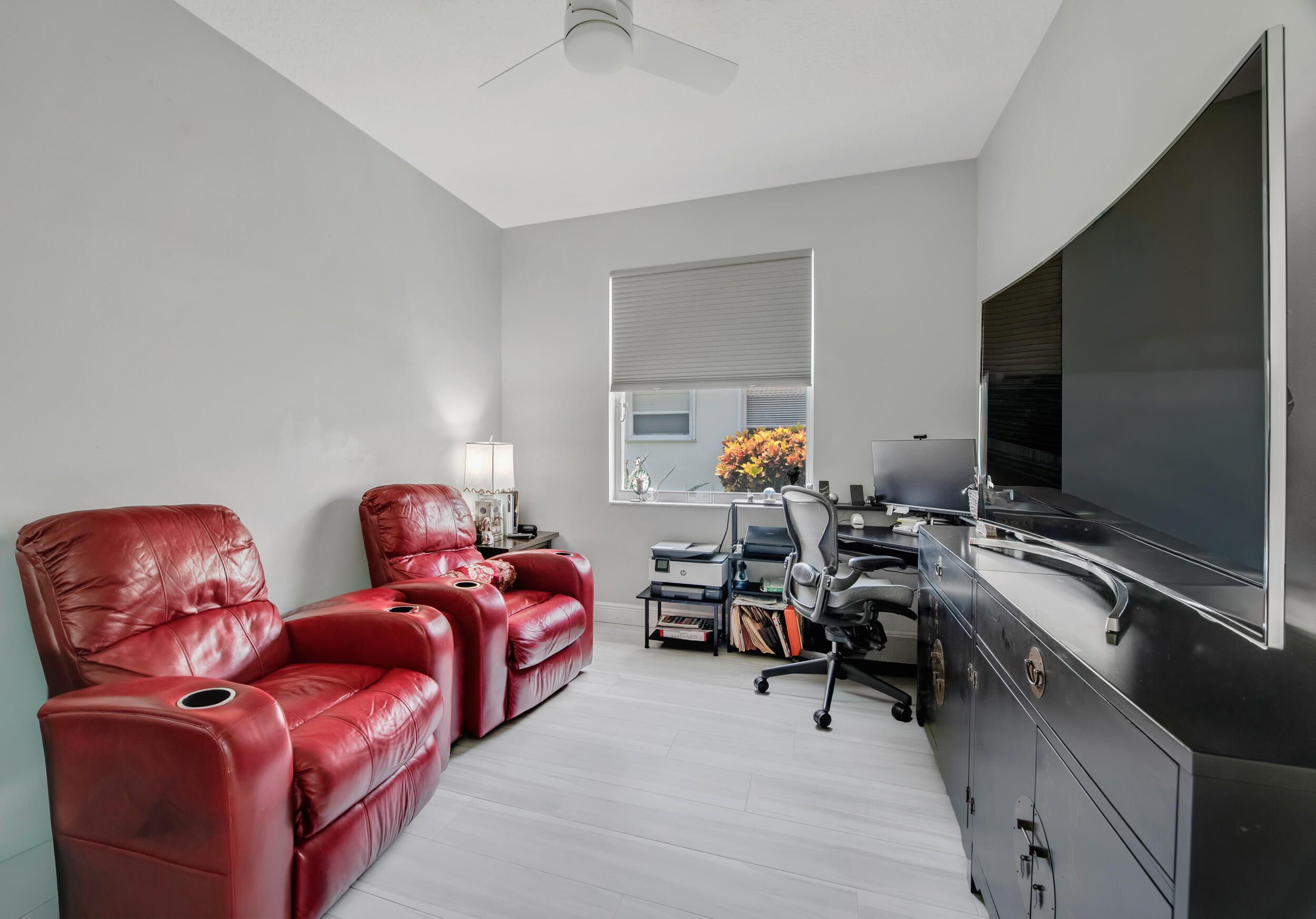 PALM ISLES WEST - Residential