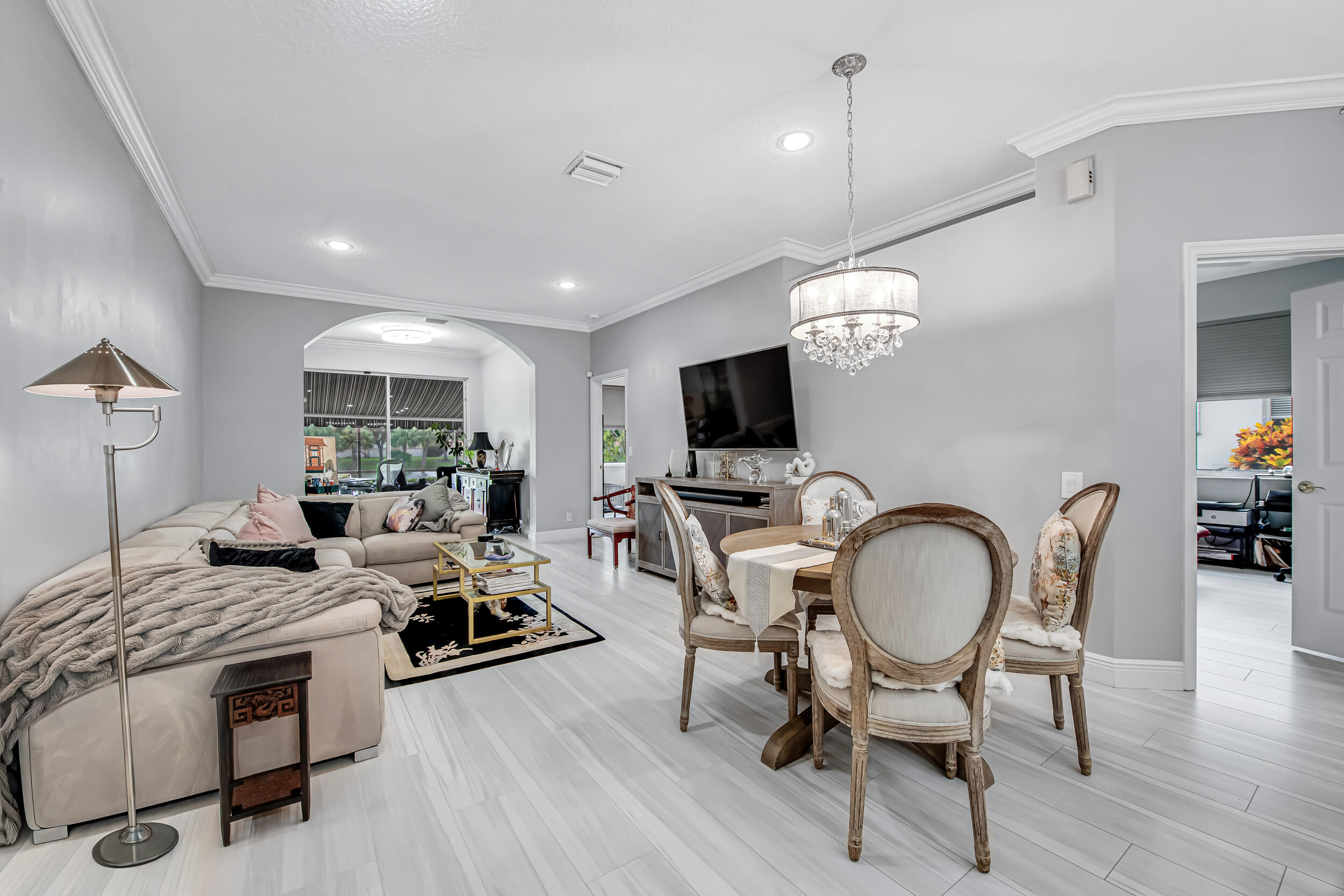 PALM ISLES WEST - Residential