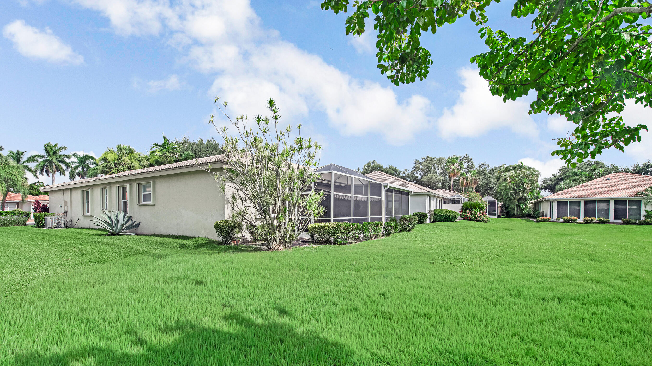 PALM ISLES WEST - Residential