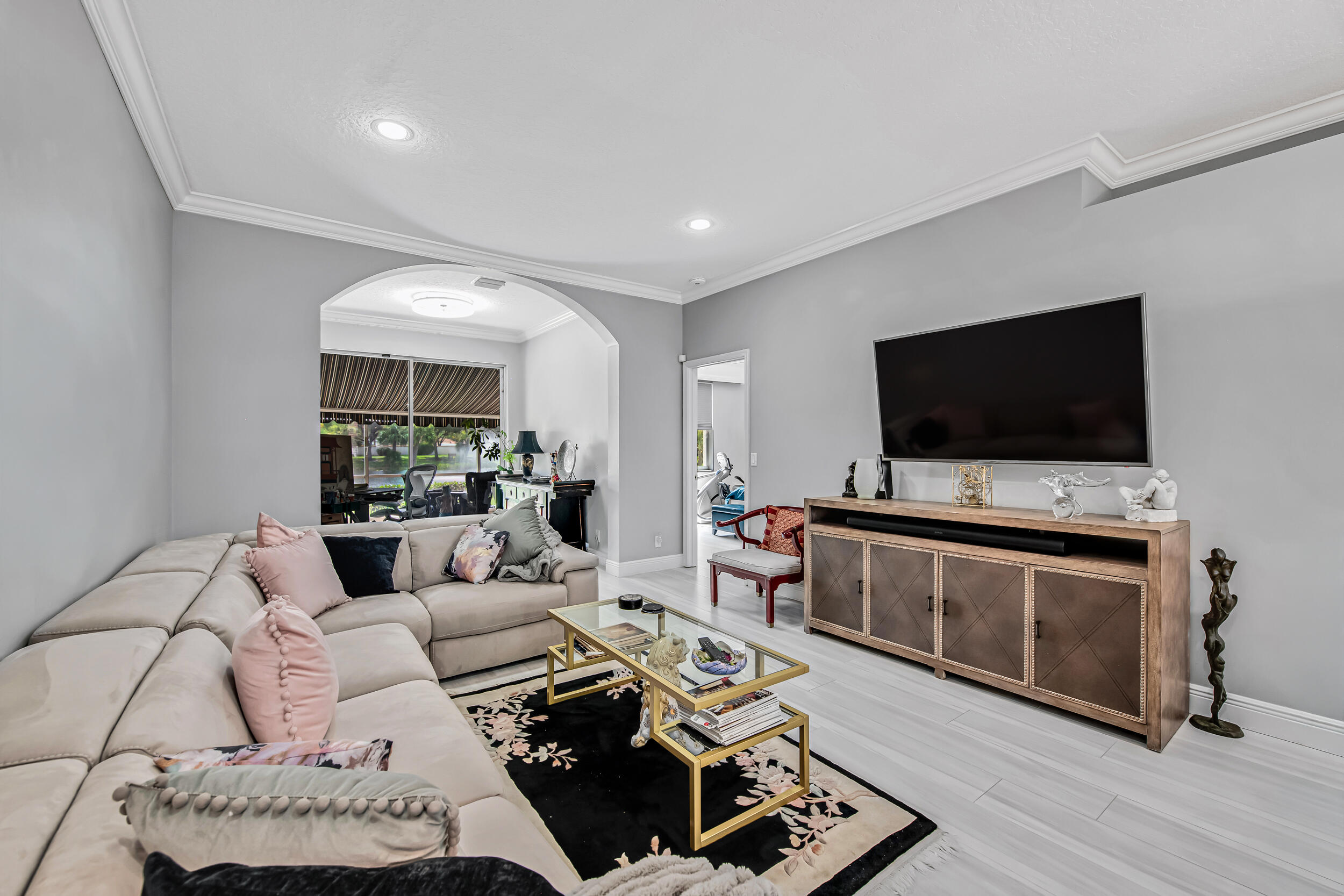 PALM ISLES WEST - Residential