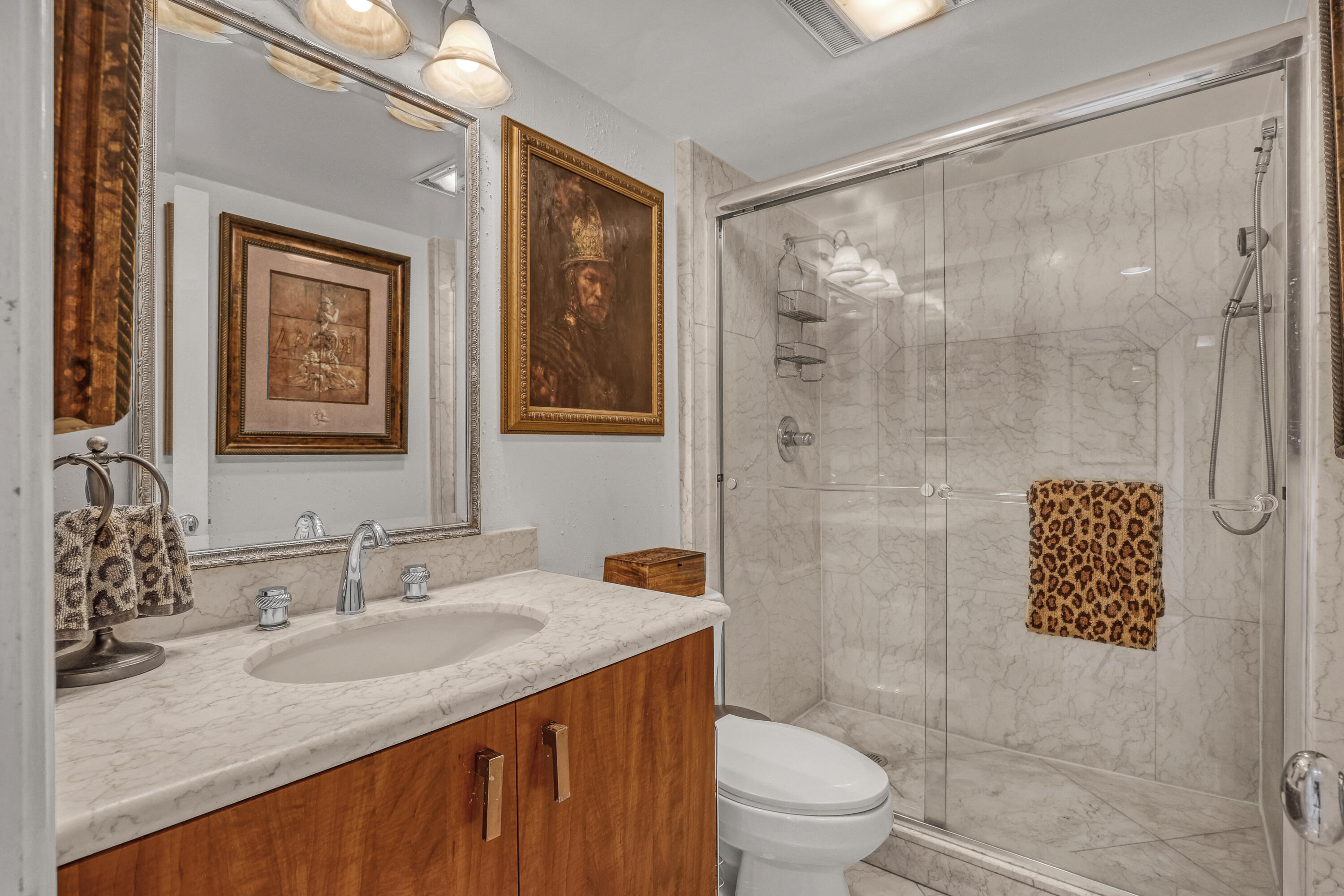 GOVERNORS POINTE CONDO - Residential