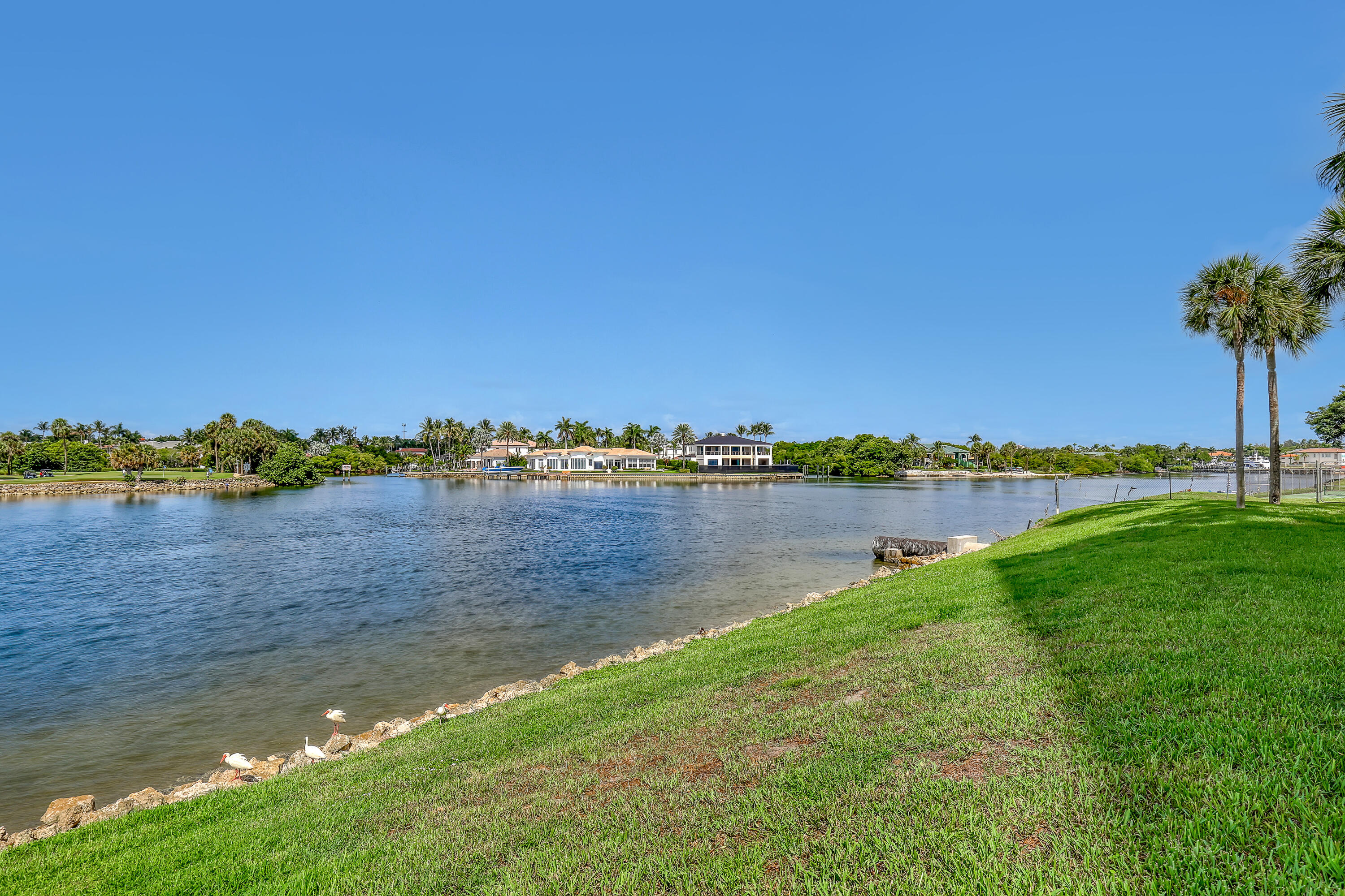 GOVERNORS POINTE CONDO - Residential