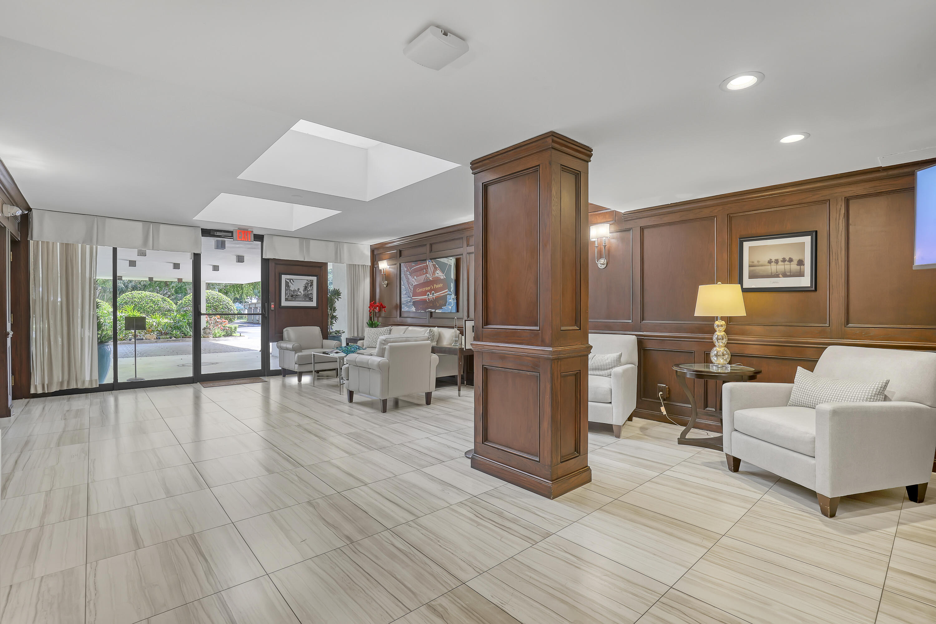 GOVERNORS POINTE CONDO - Residential