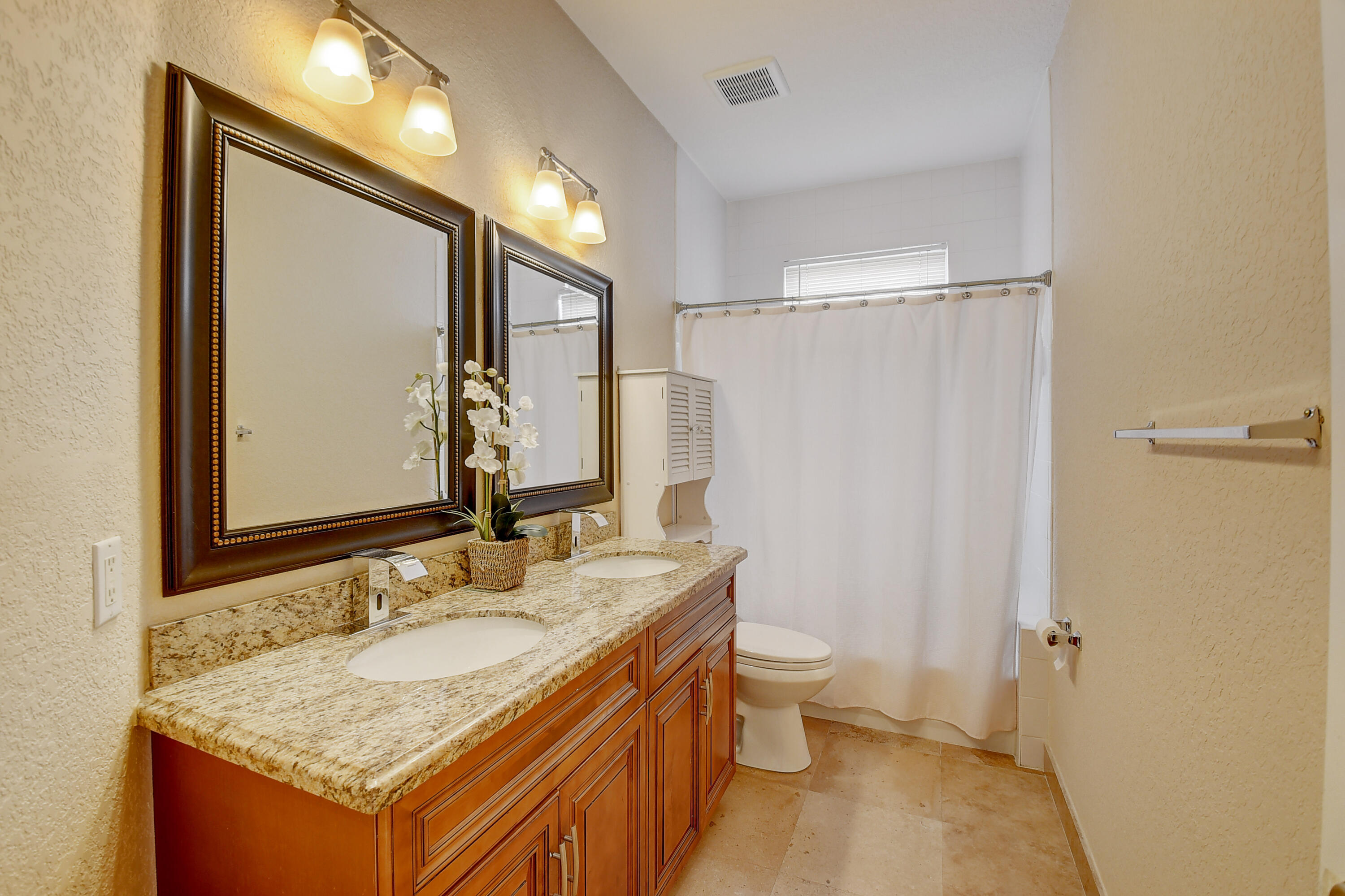 THE SHORES - Residential Lease