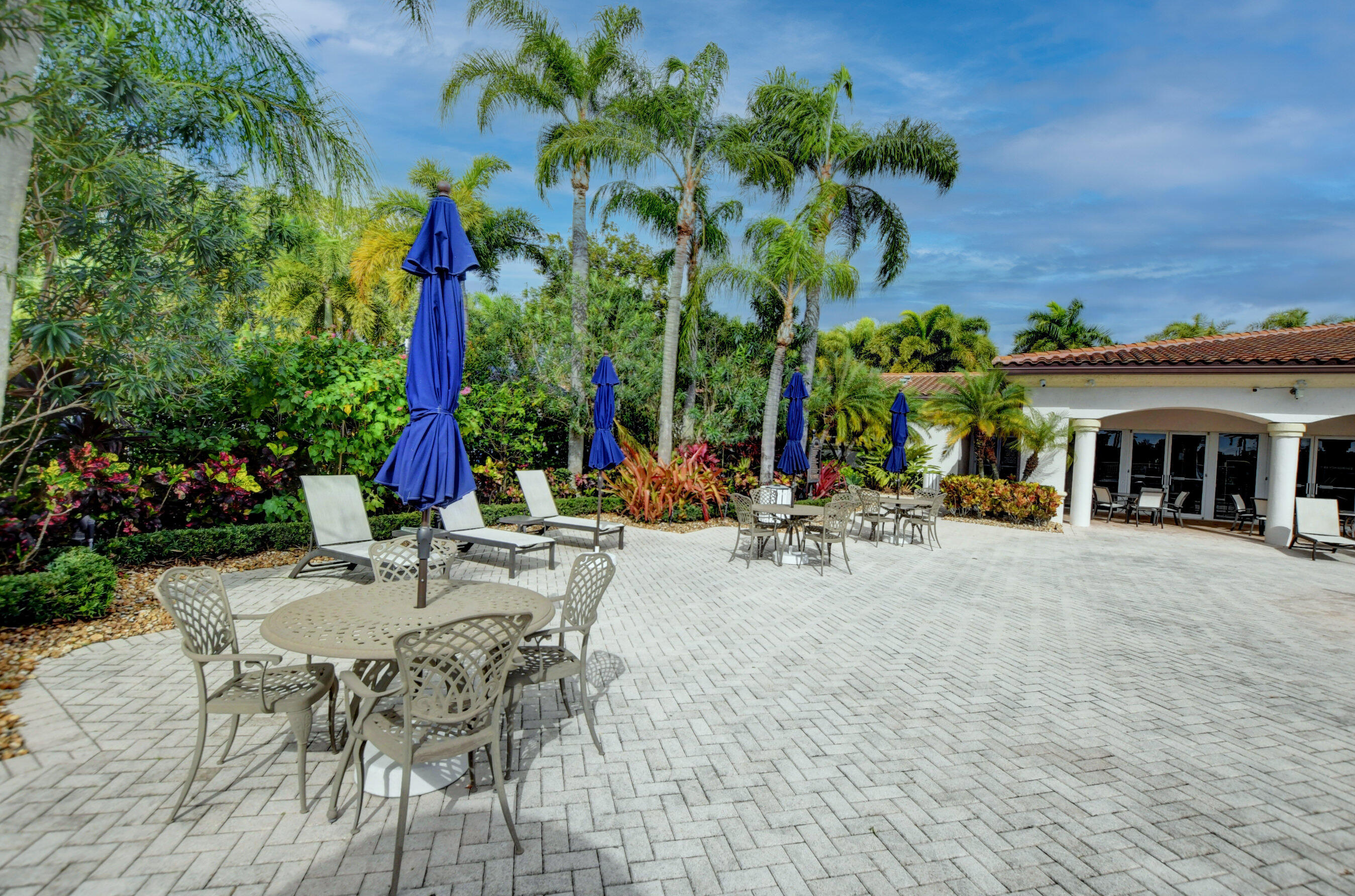 THE SHORES - Residential Lease