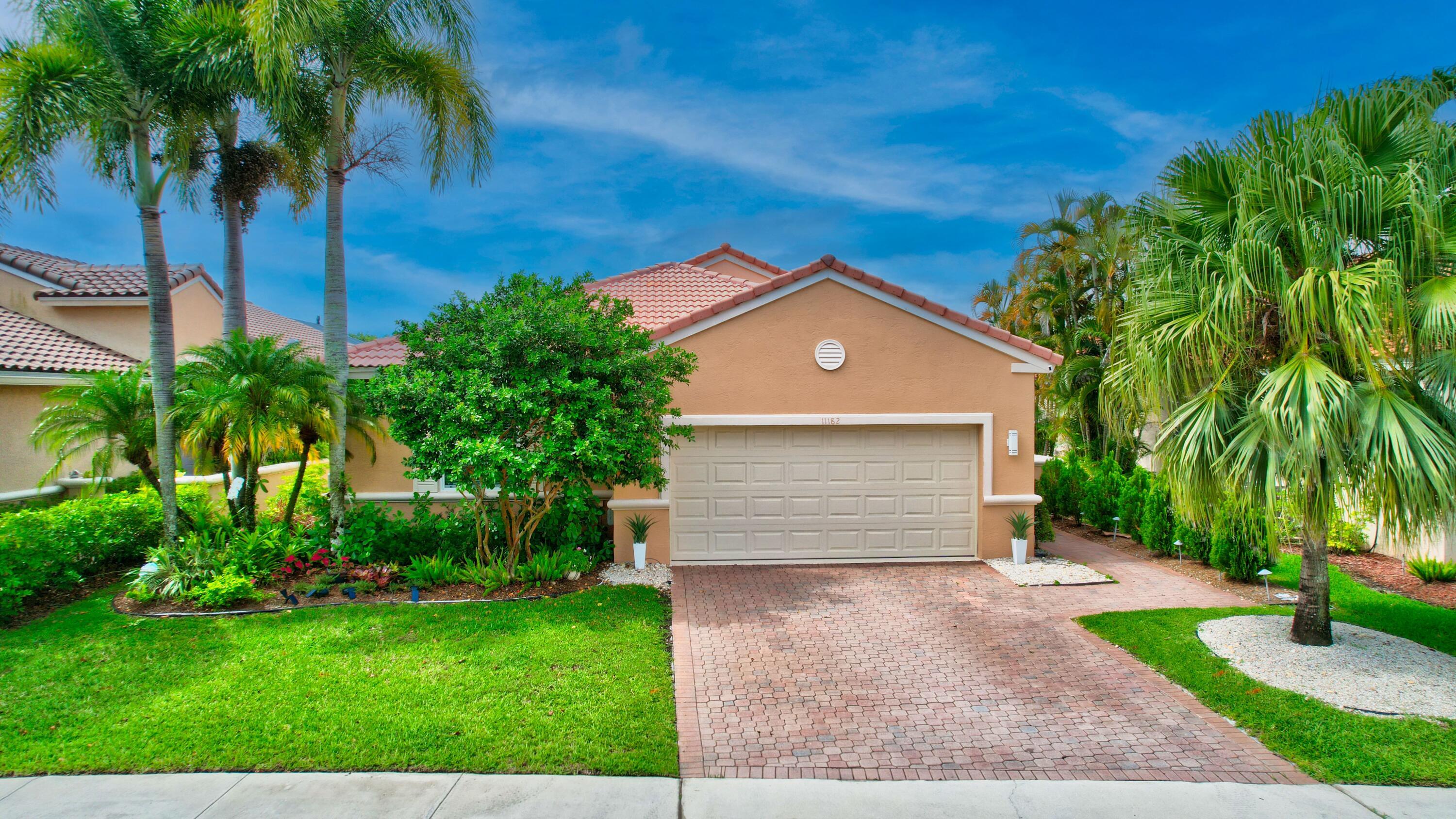 WELL APPOINTED 4 BEDROOM, POOL HOME ON PRIVATE LAKE LOT. SCREENED POOL, 1 LEVEL HOME IN GATED COMMUNITY, NEAR SCHOOLS AND PARKS.
