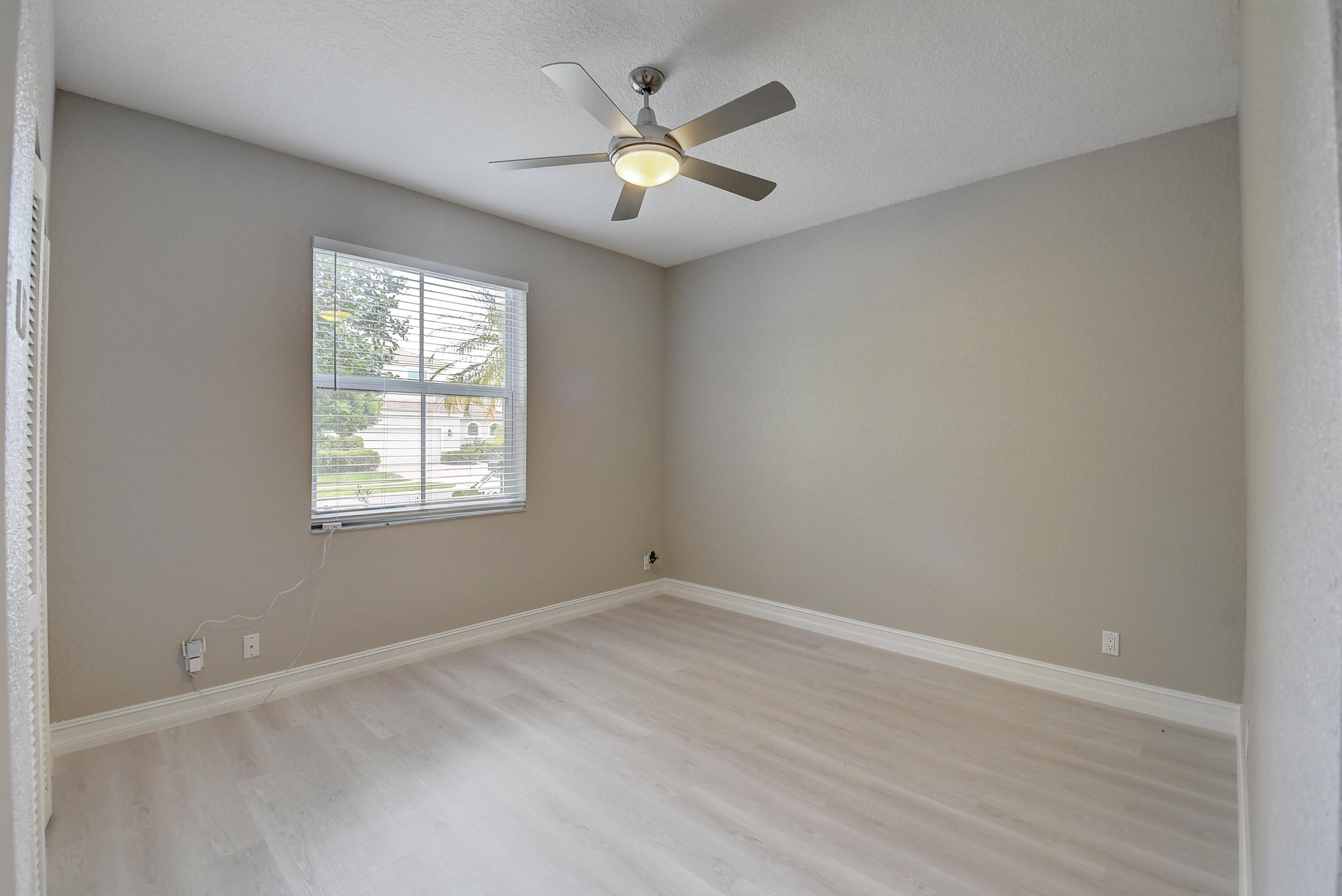 THE SHORES - Residential Lease