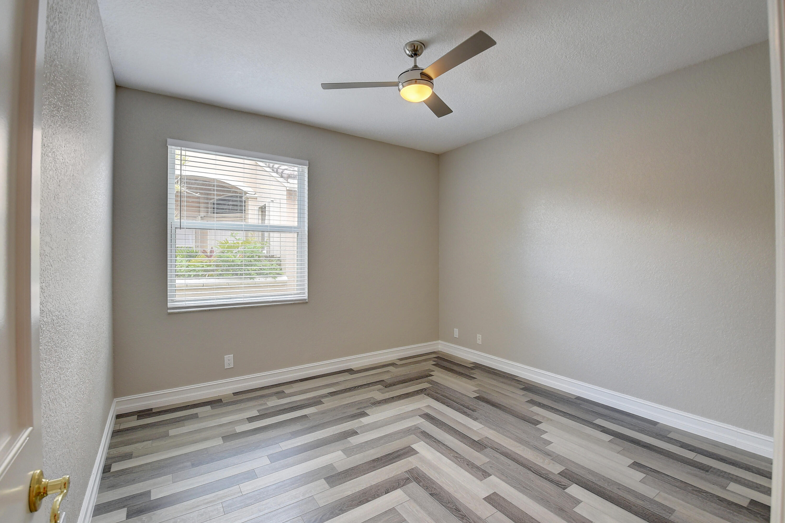 THE SHORES - Residential Lease
