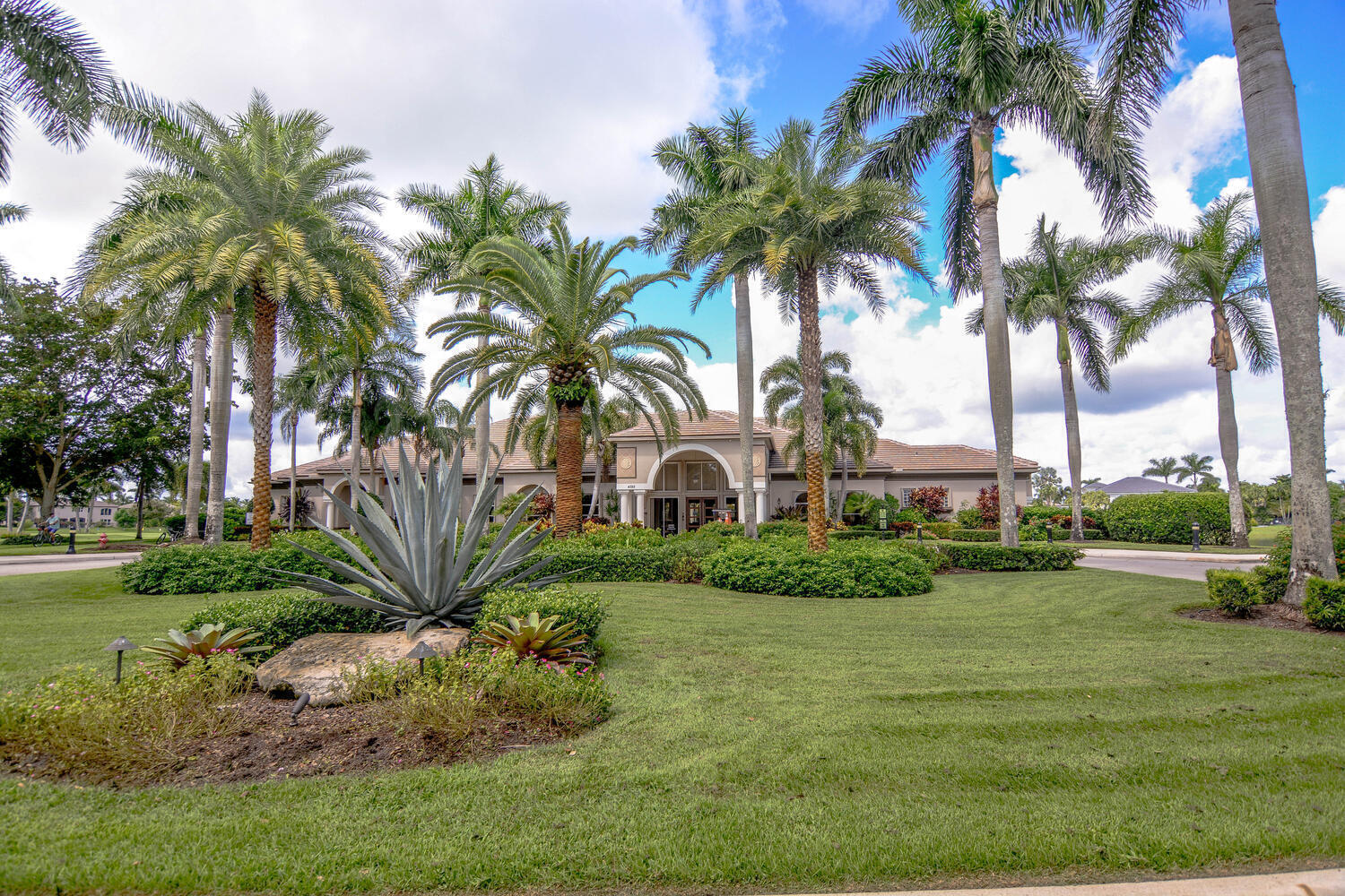 ISLES AT WELLINGTON 6 - Residential