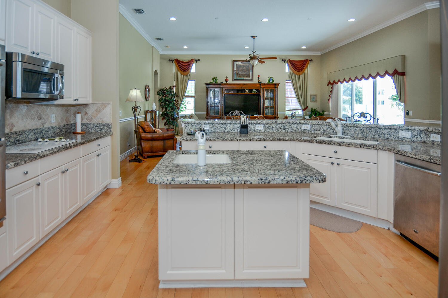 ISLES AT WELLINGTON 6 - Residential