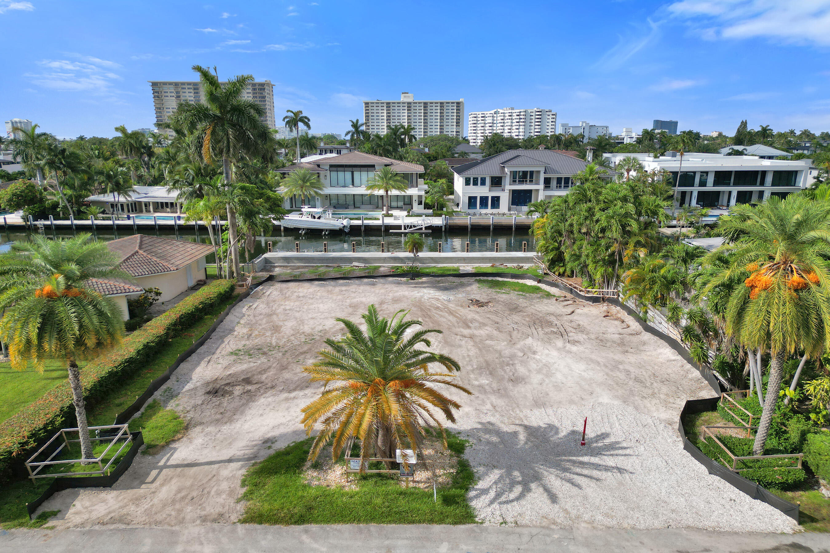 PELICAN ISLE - Land