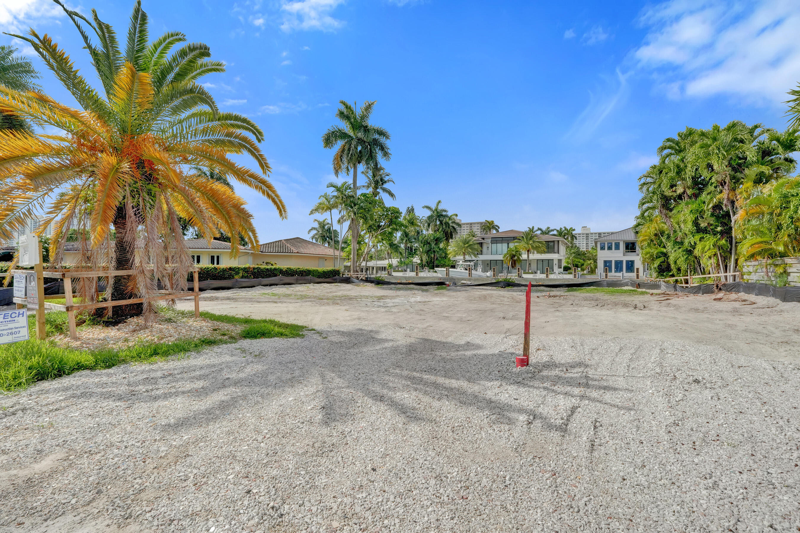 PELICAN ISLE - Land