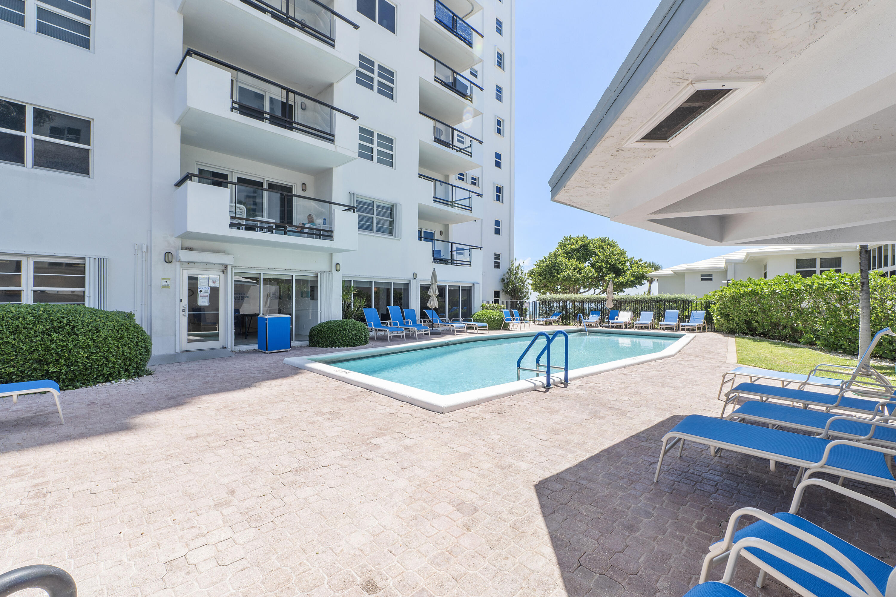 LEISURE TOWERS CONDO - Residential