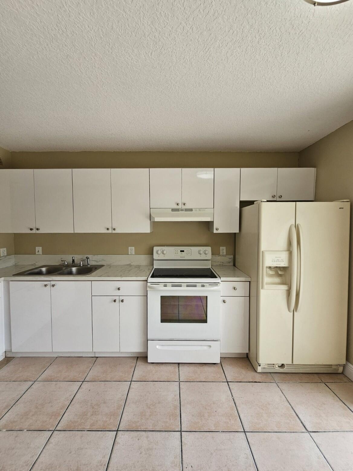 FOREST GLEN - Residential Lease