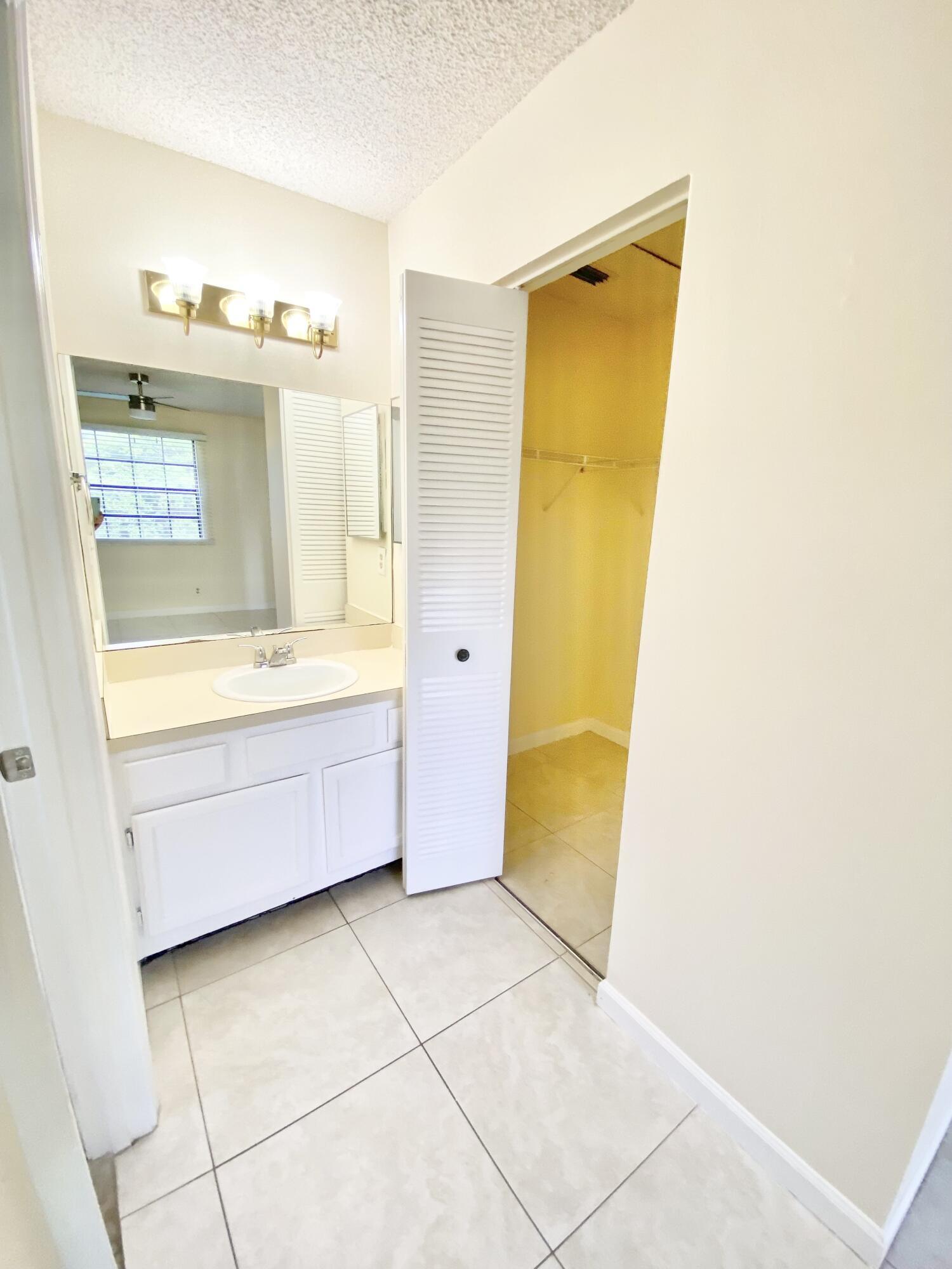 LAKE WINDWOOD - Residential Lease