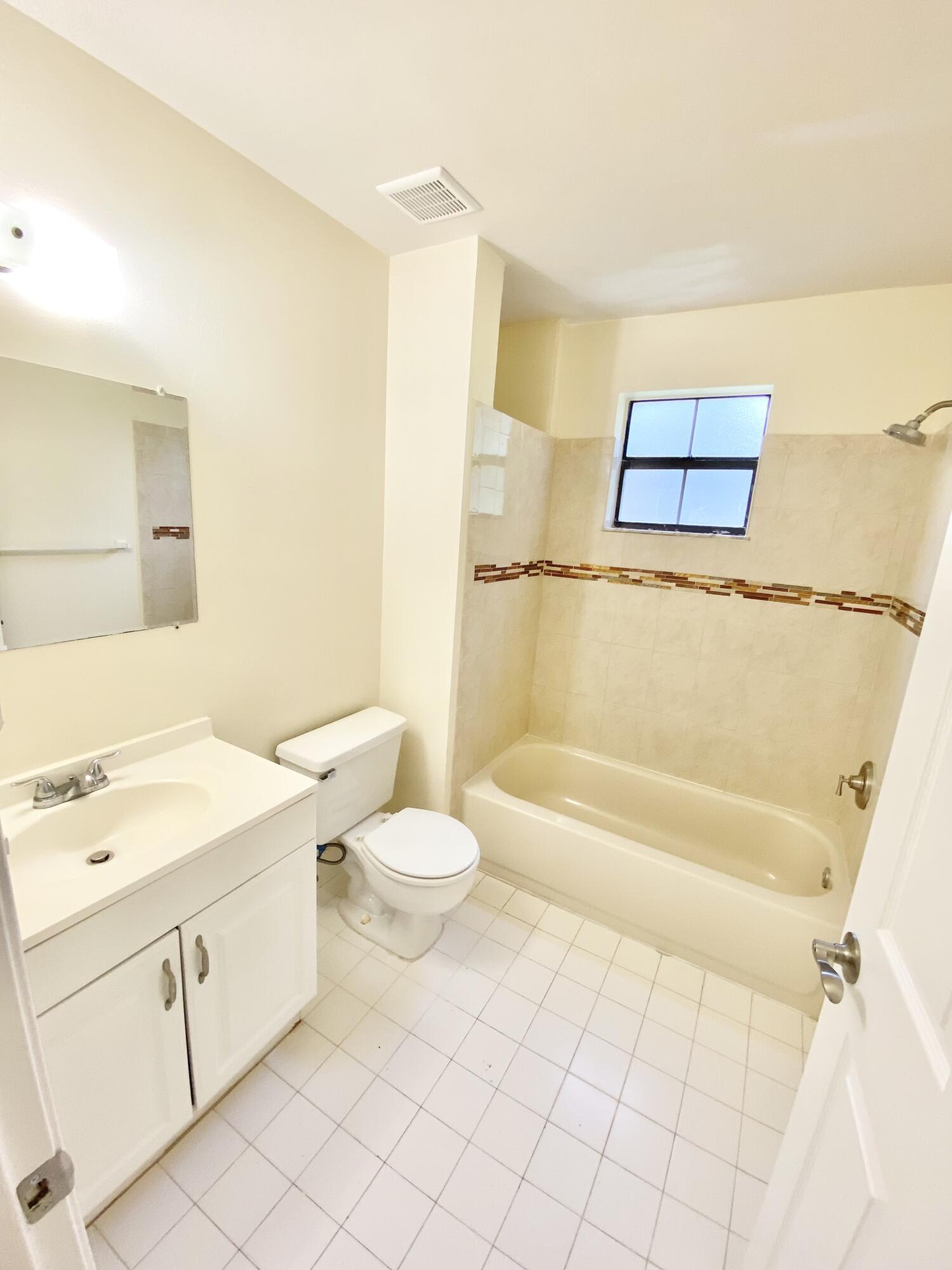 LAKE WINDWOOD - Residential Lease