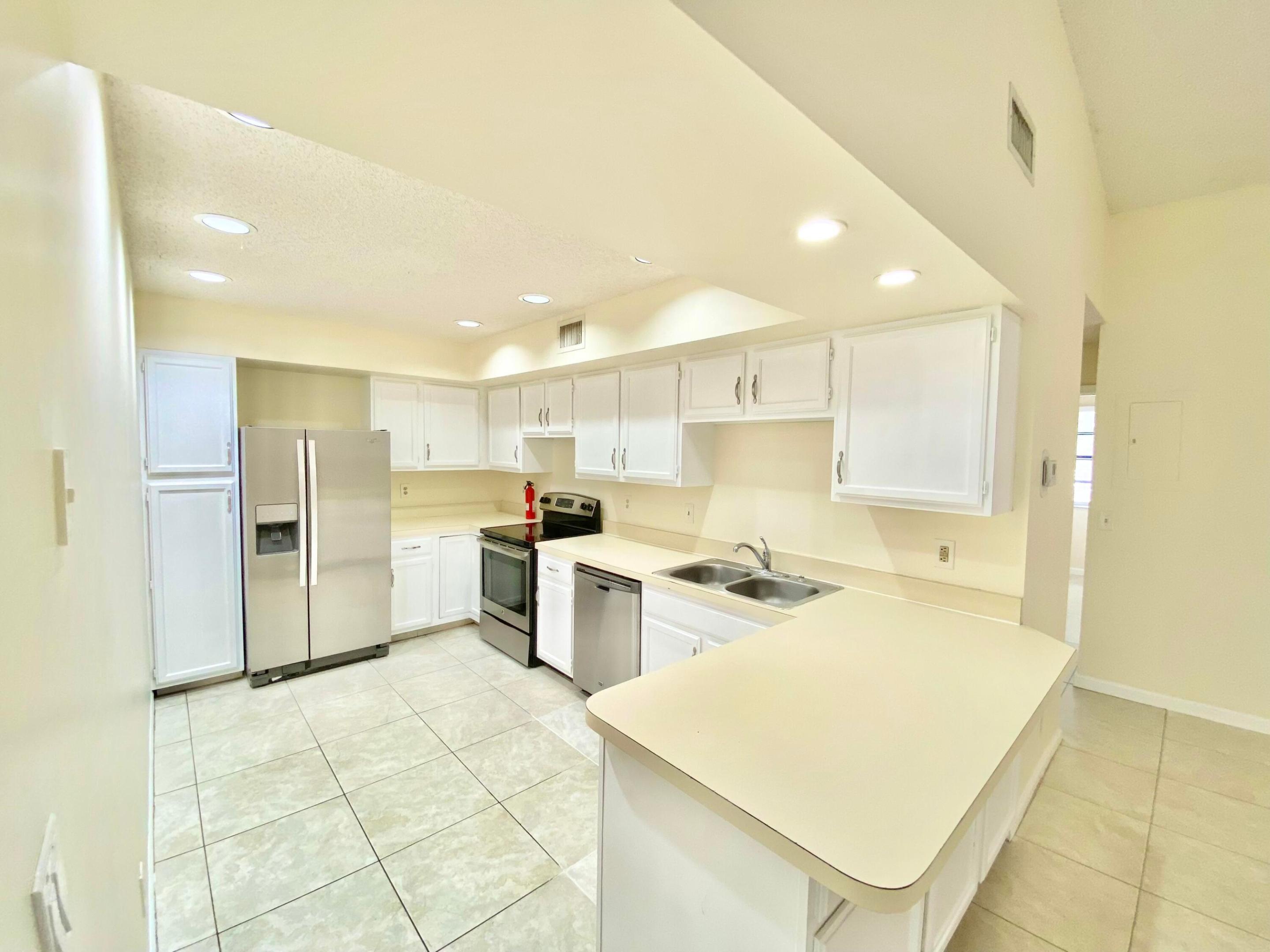 LAKE WINDWOOD - Residential Lease