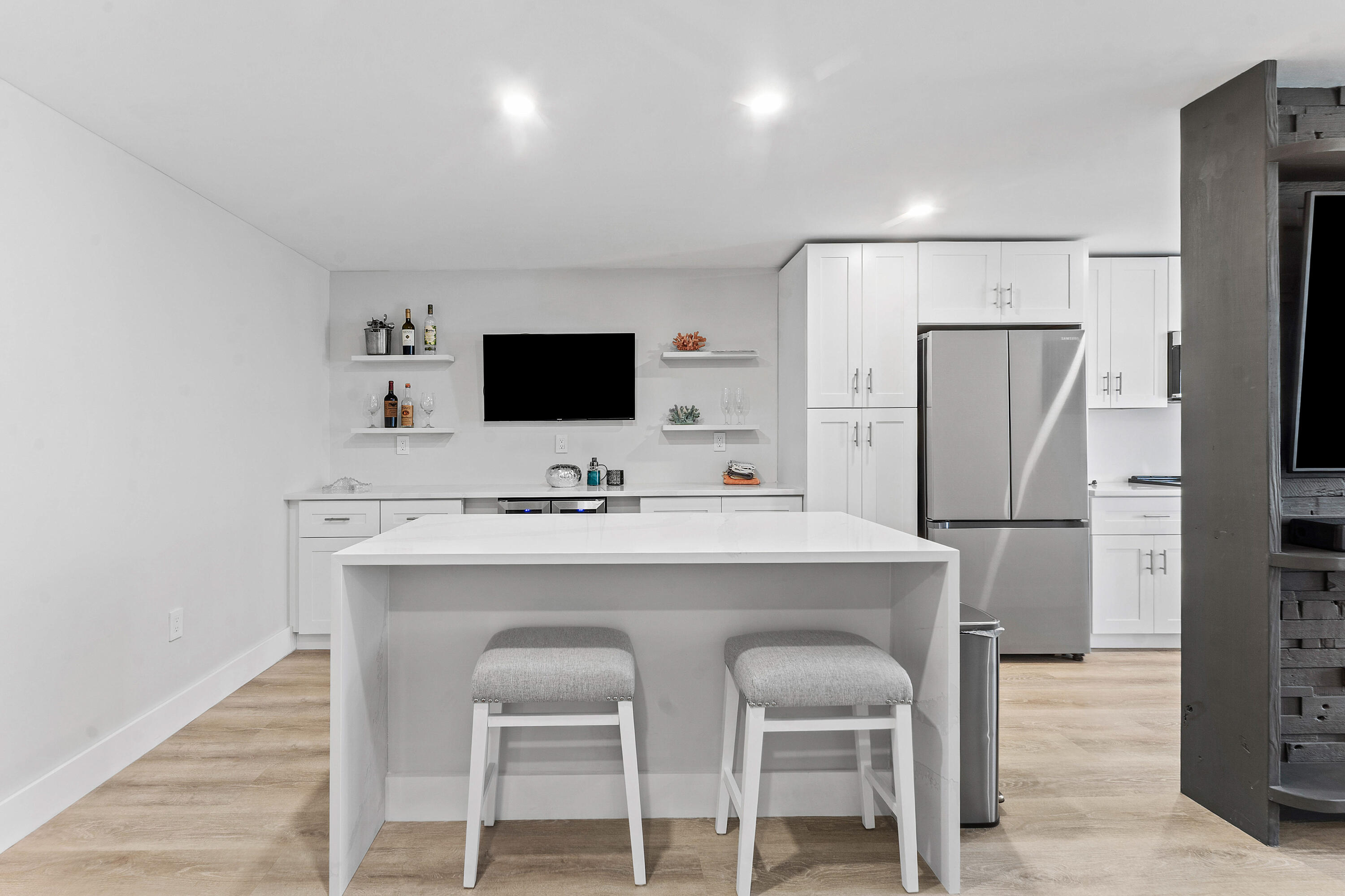 PARADISE VILLAS CONDO - Residential