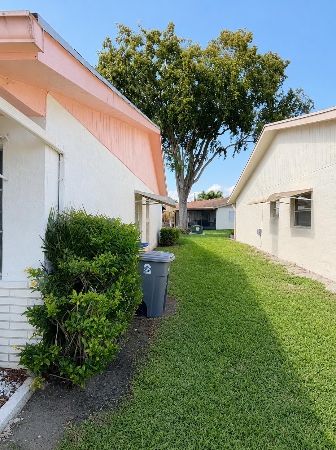 DELRAY VILLAS 1 - Residential