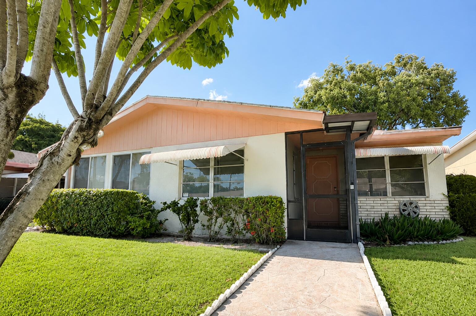 DELRAY VILLAS 1 - Residential