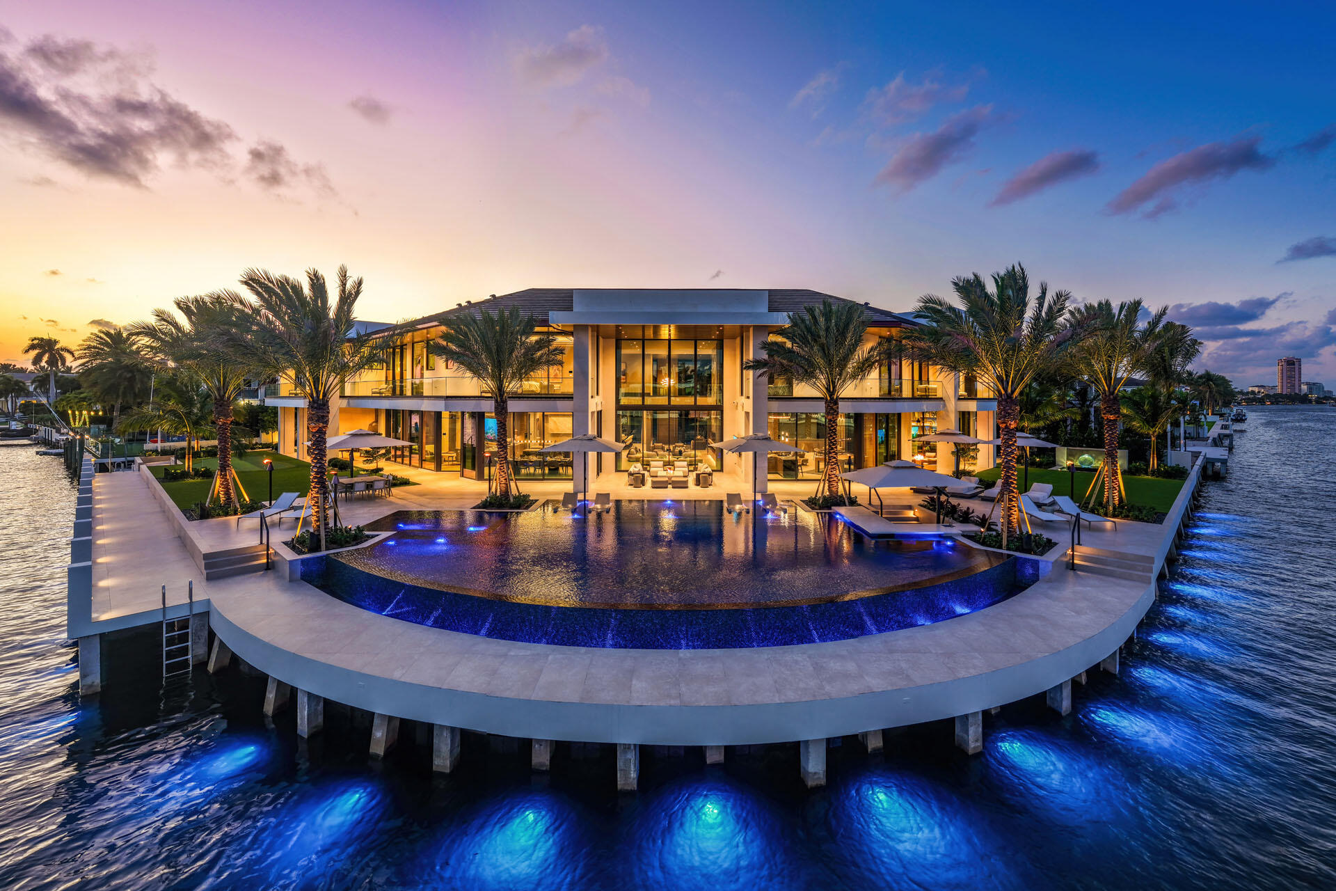 ROYAL PALM YACHT & COUNTRY CLUB - Residential