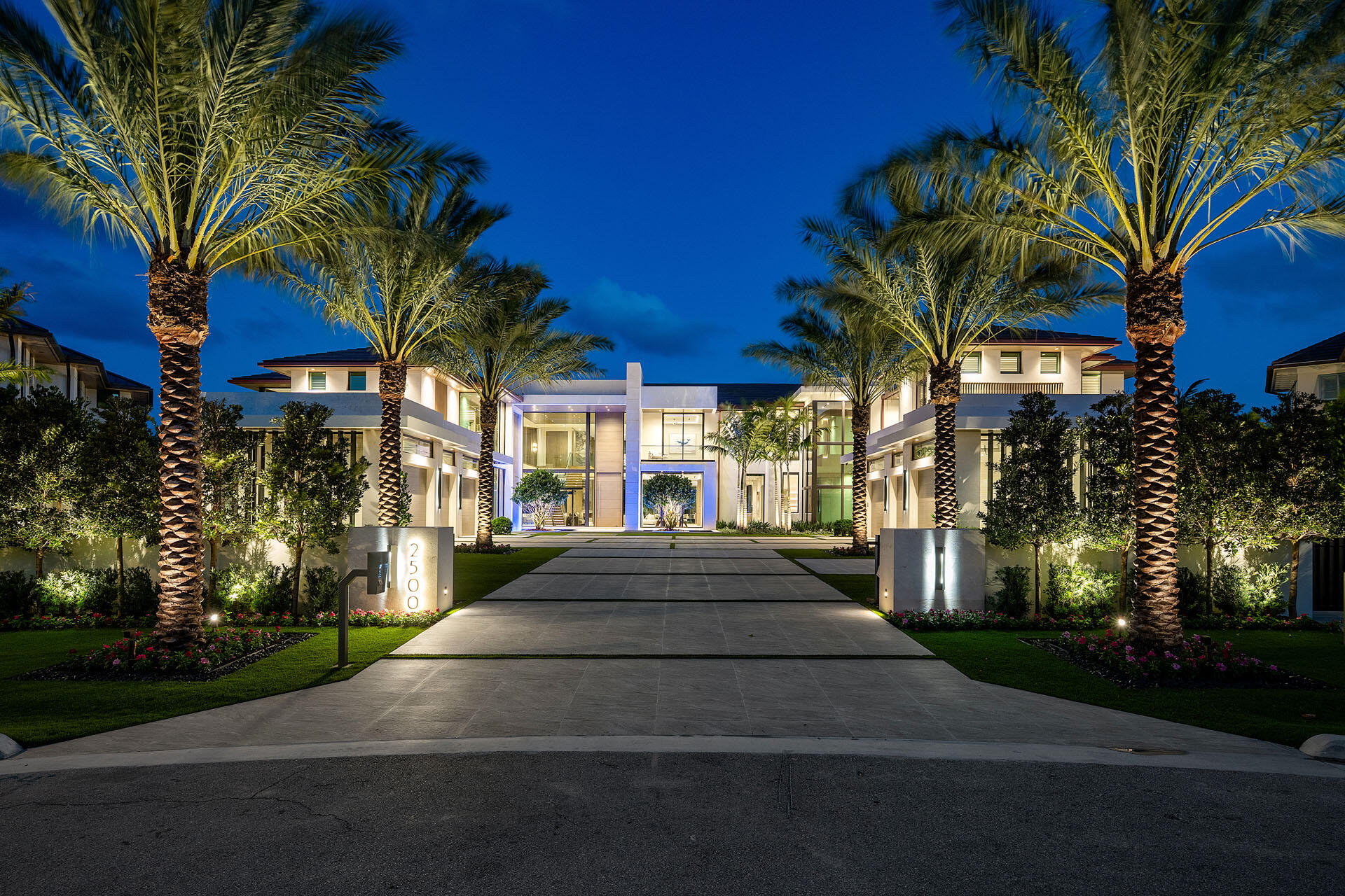 ROYAL PALM YACHT & COUNTRY CLUB - Residential