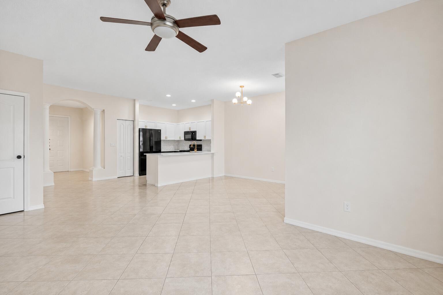 SEMINOLE ESTATES & TOWNHOMES - Residential