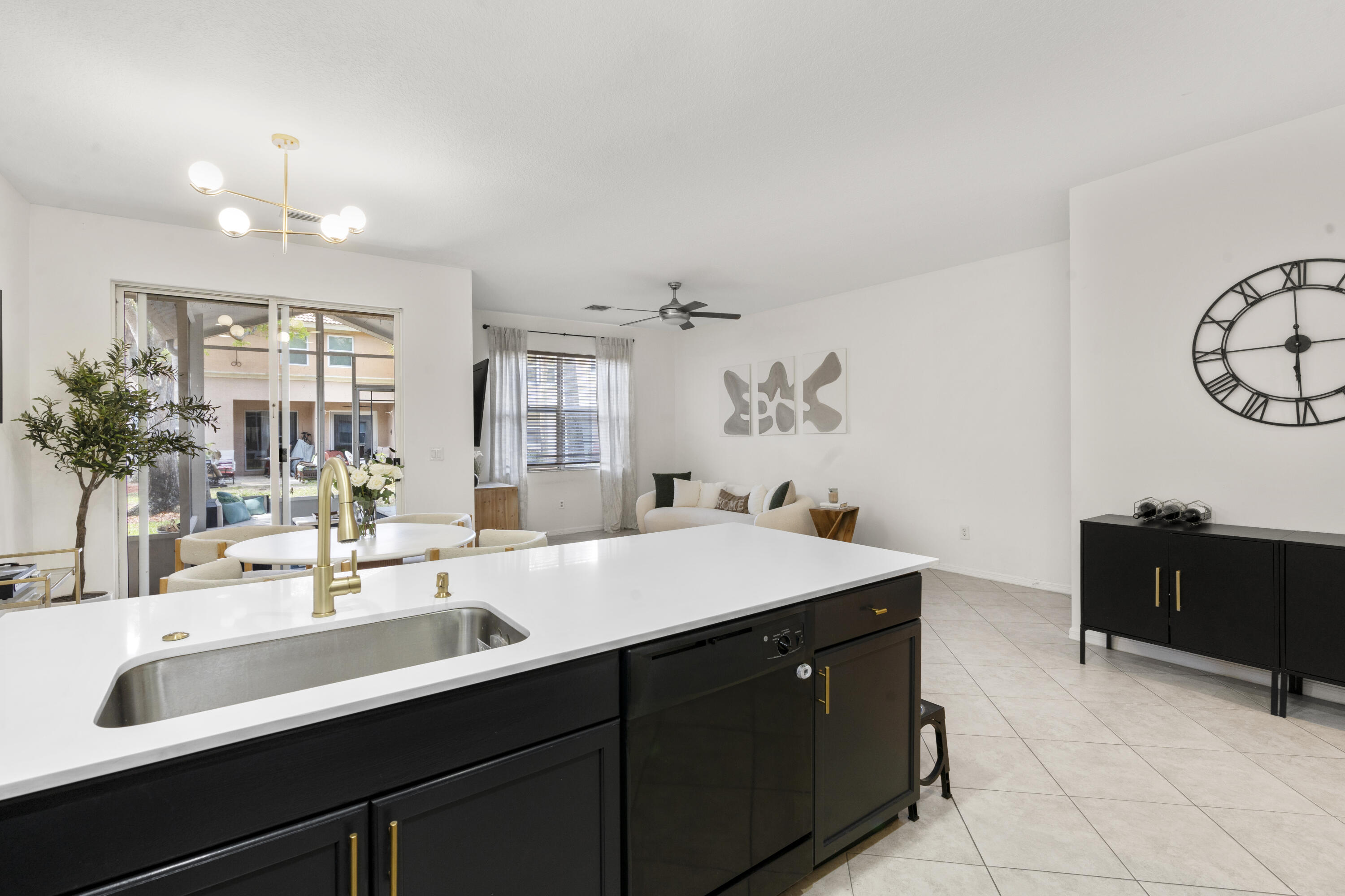 SEMINOLE ESTATES & TOWNHOMES - Residential