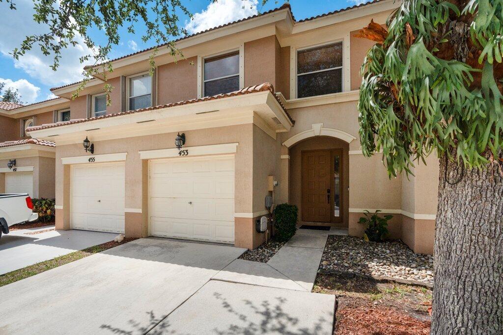 SEMINOLE ESTATES & TOWNHOMES - Residential