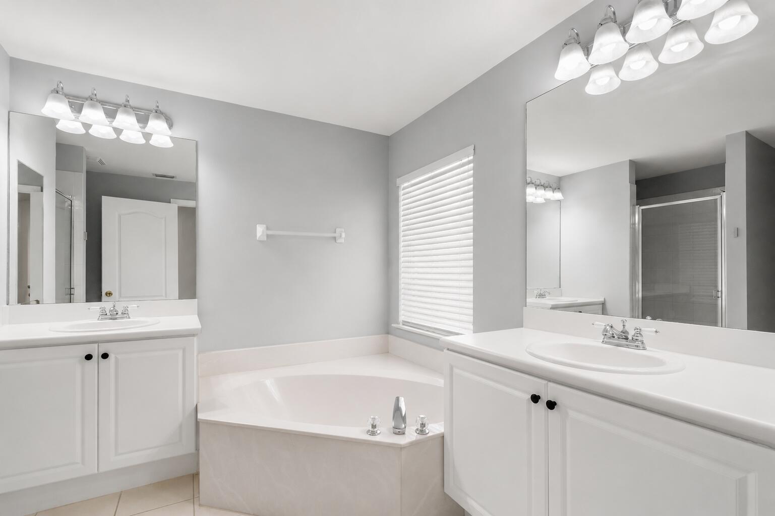 SEMINOLE ESTATES & TOWNHOMES - Residential