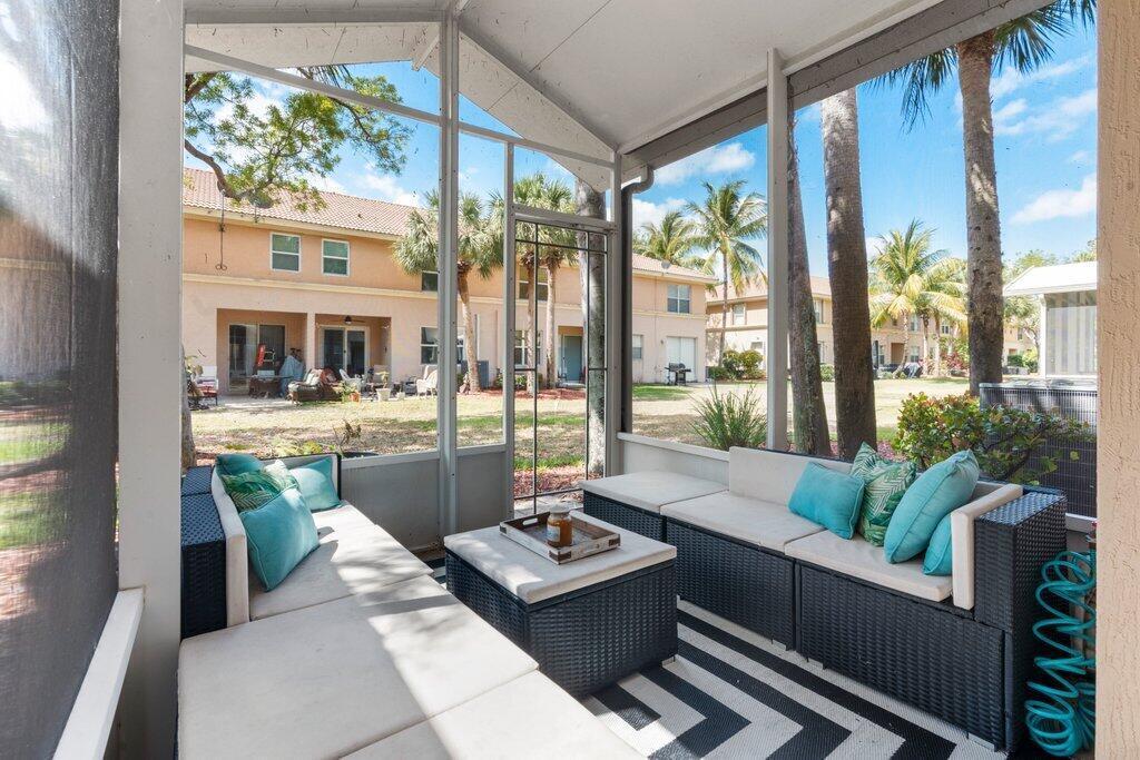 SEMINOLE ESTATES & TOWNHOMES - Residential