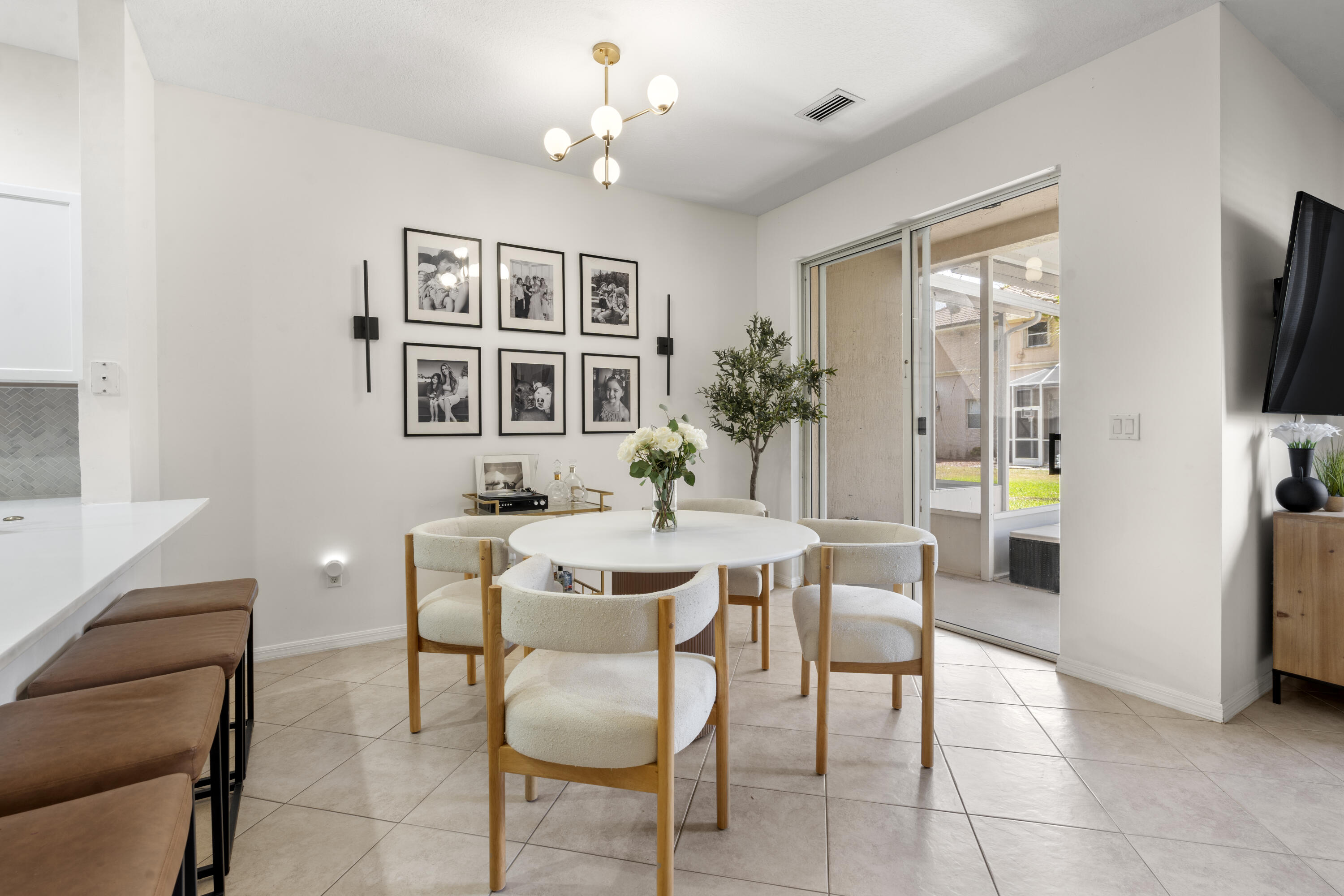 SEMINOLE ESTATES & TOWNHOMES - Residential